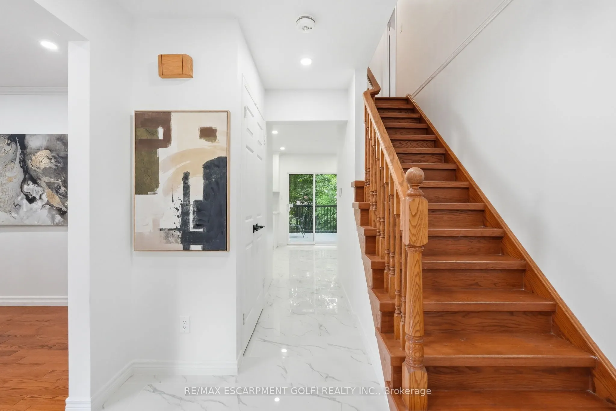 292 THORNCREST Drive