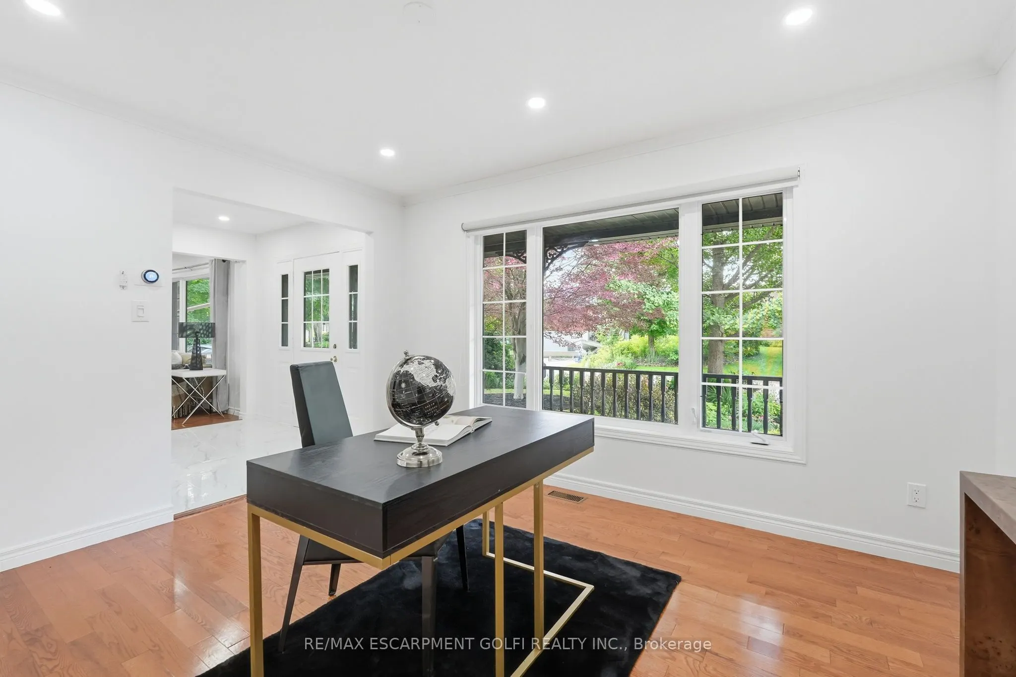292 THORNCREST Drive
