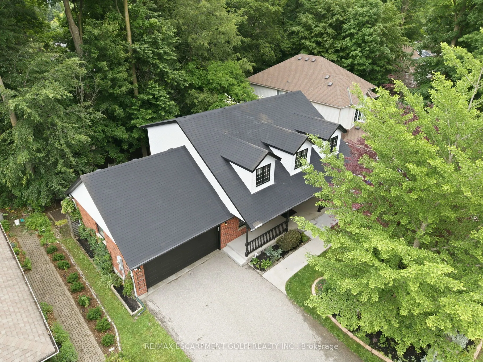 292 THORNCREST Drive