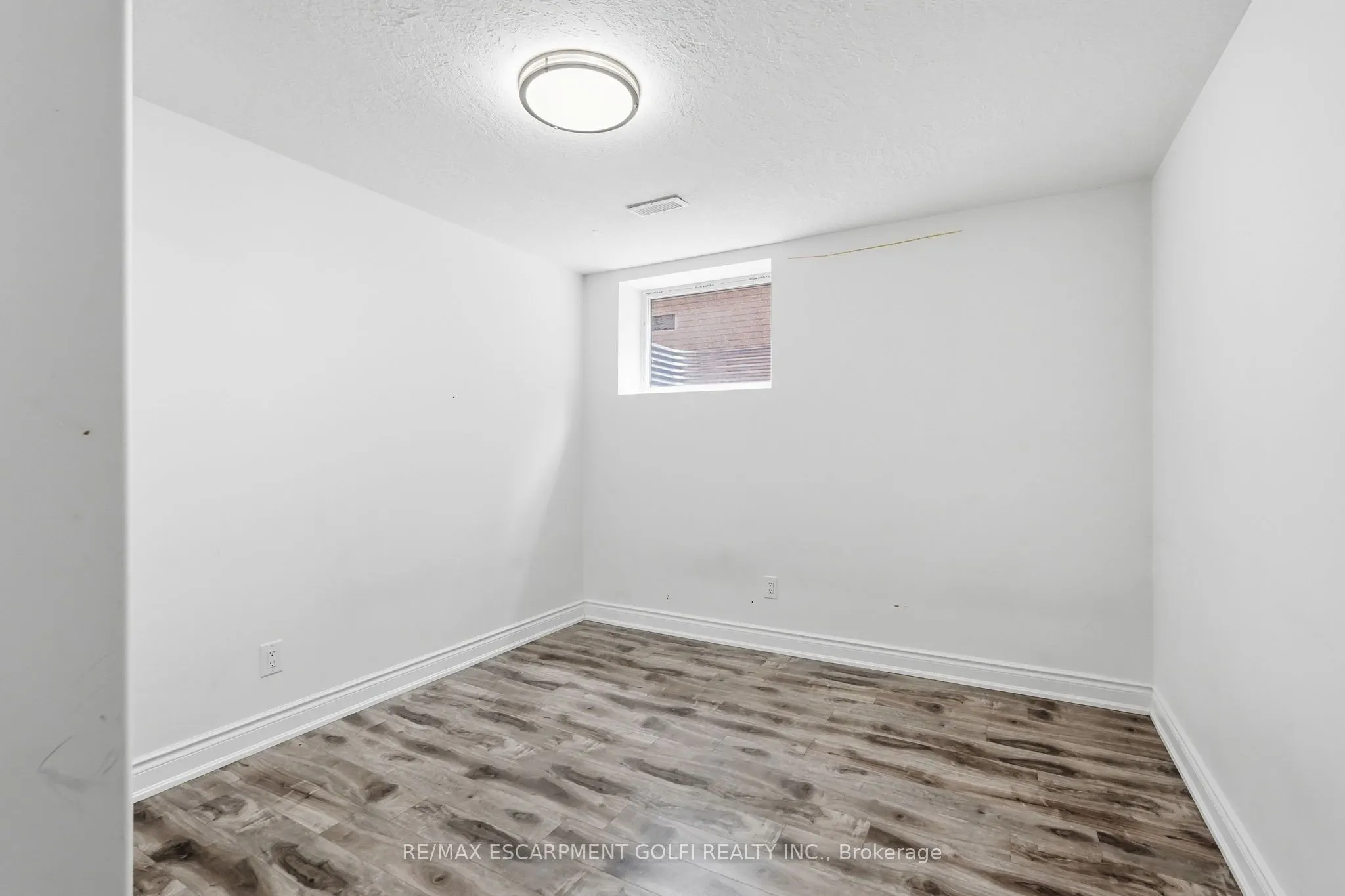 292 THORNCREST Drive