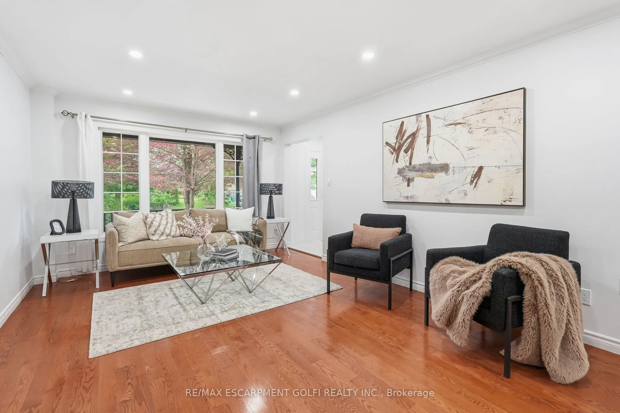 292 THORNCREST Drive