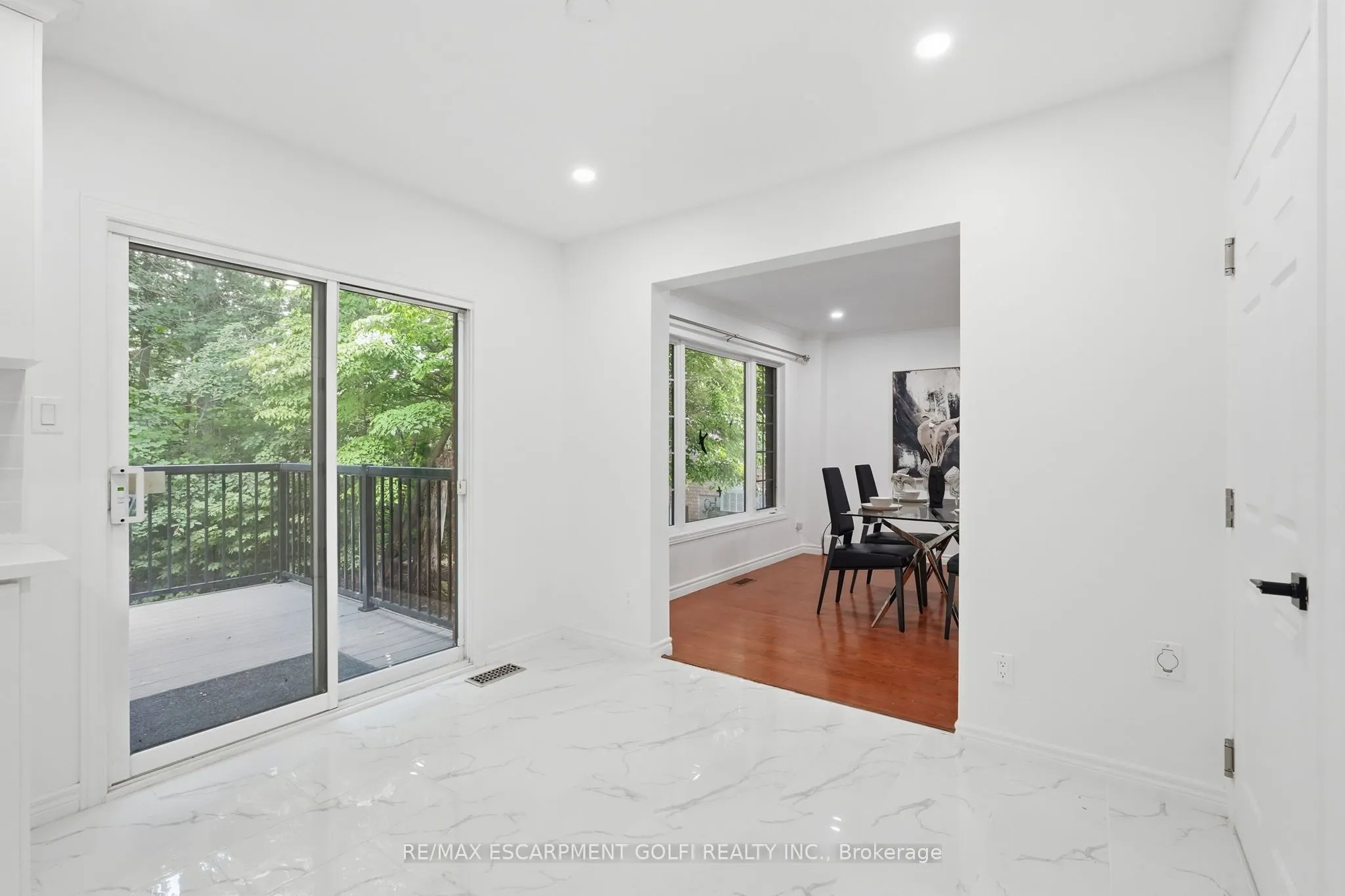 292 THORNCREST Drive
