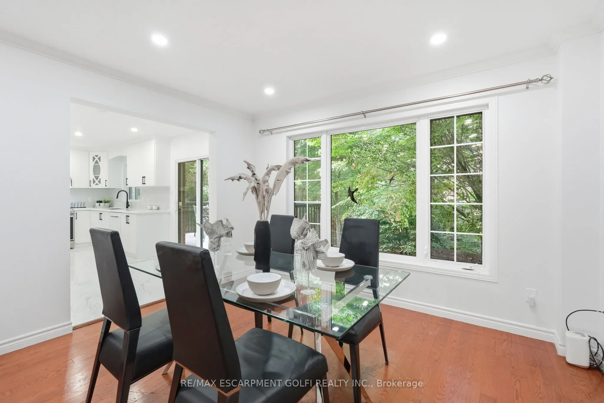292 THORNCREST Drive