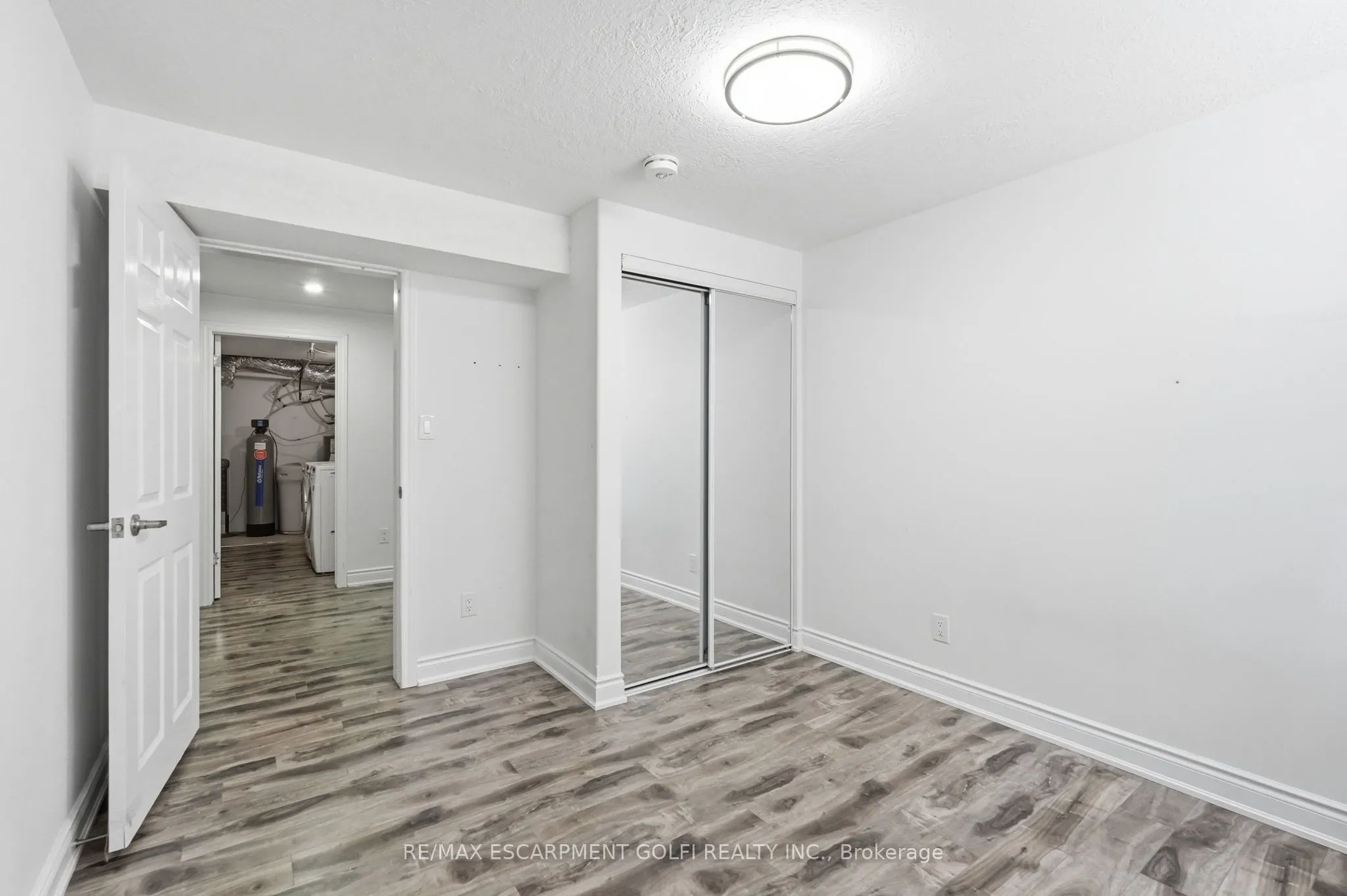 292 THORNCREST Drive