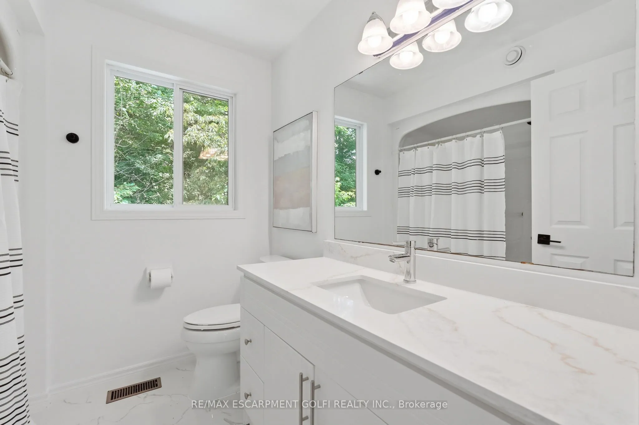 292 THORNCREST Drive