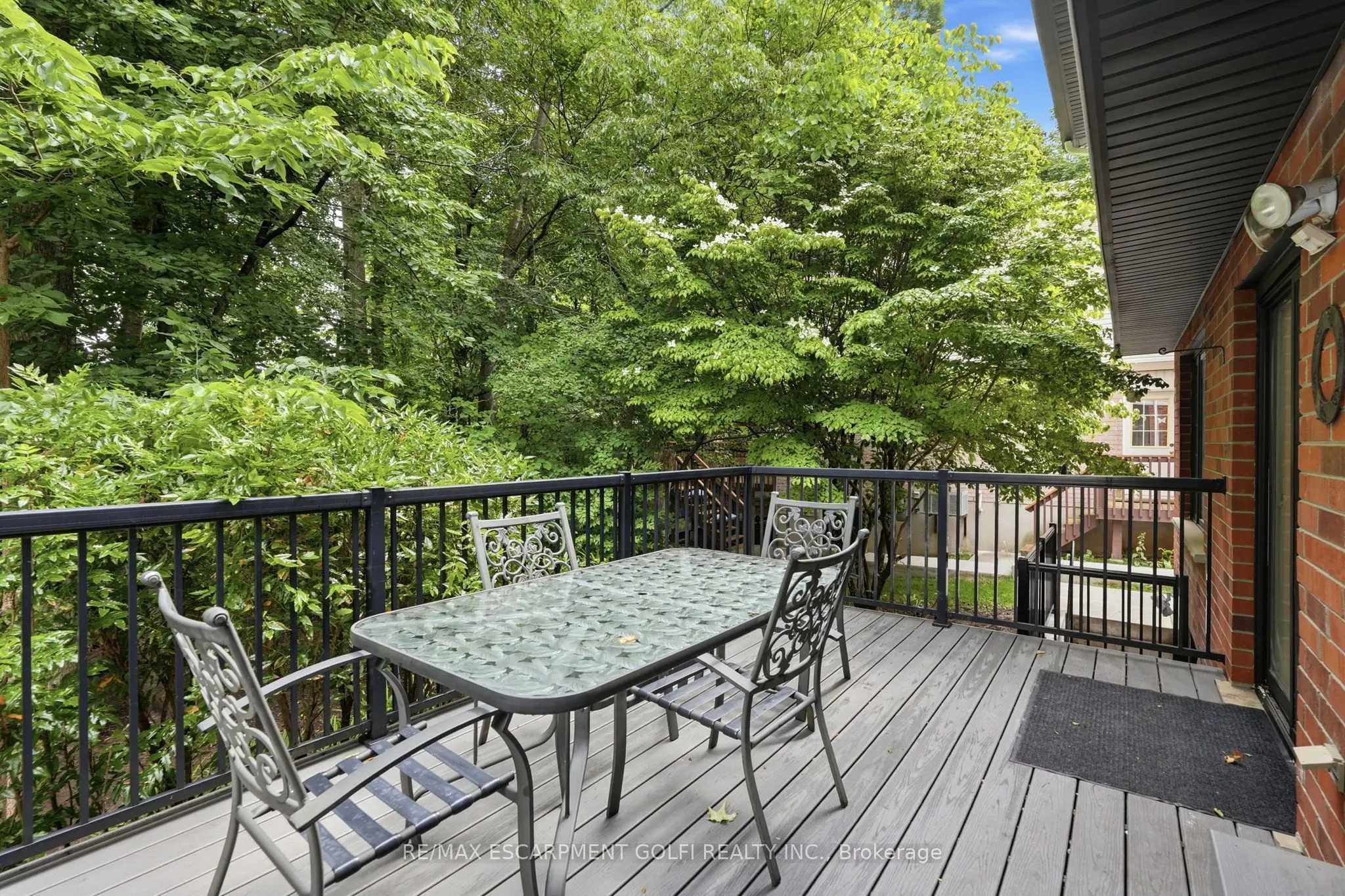 292 THORNCREST Drive