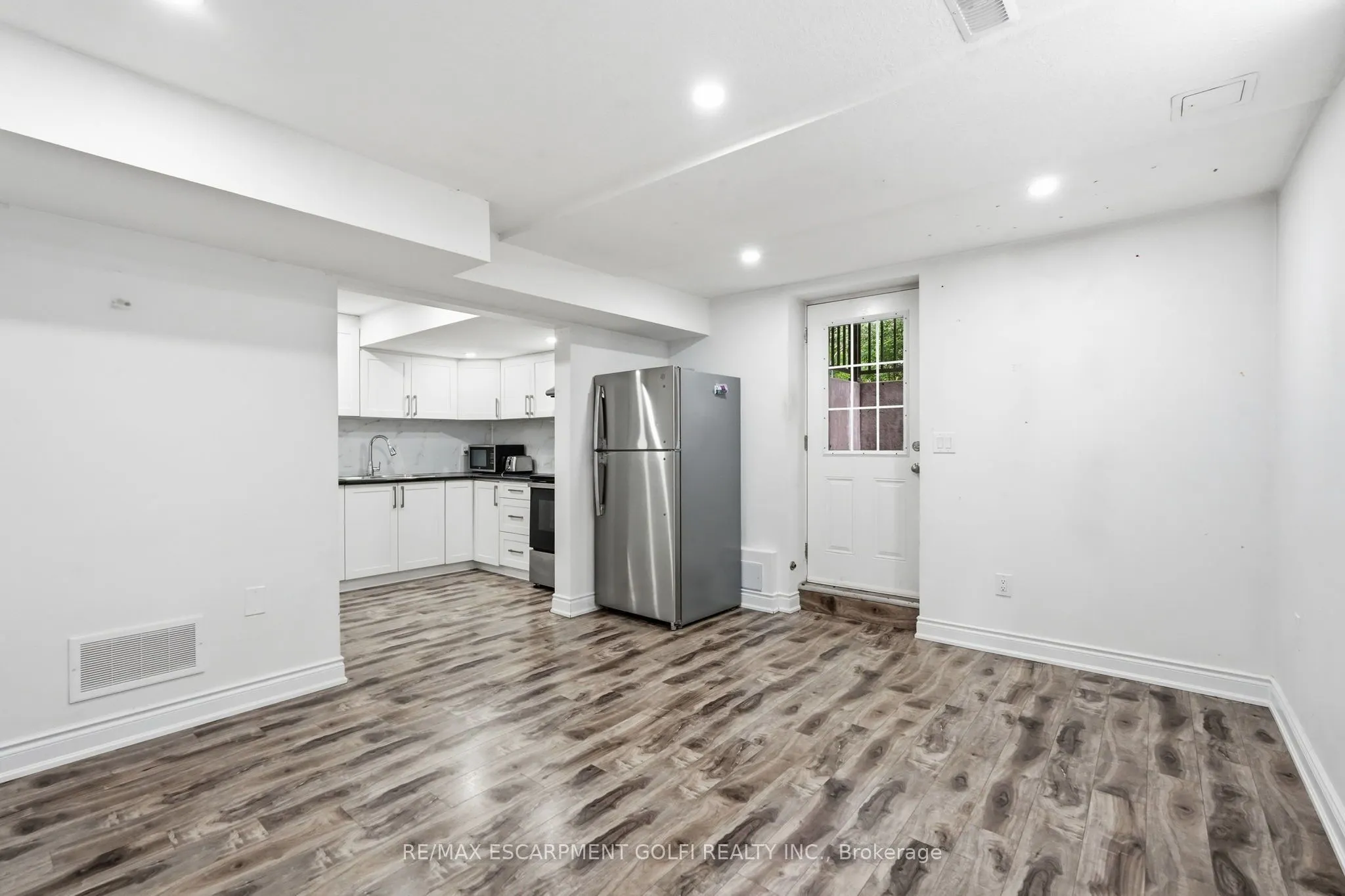 292 THORNCREST Drive