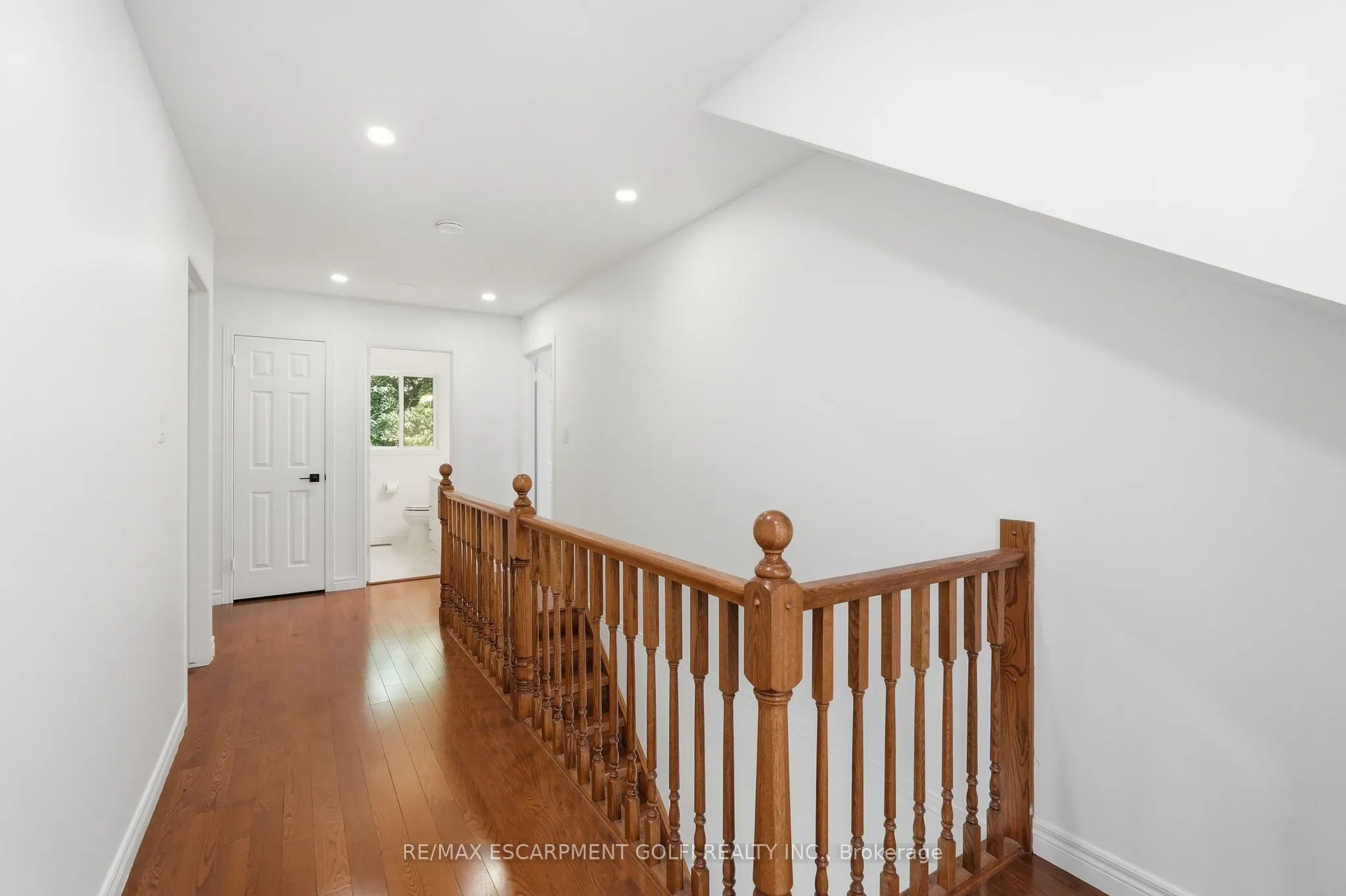 292 THORNCREST Drive