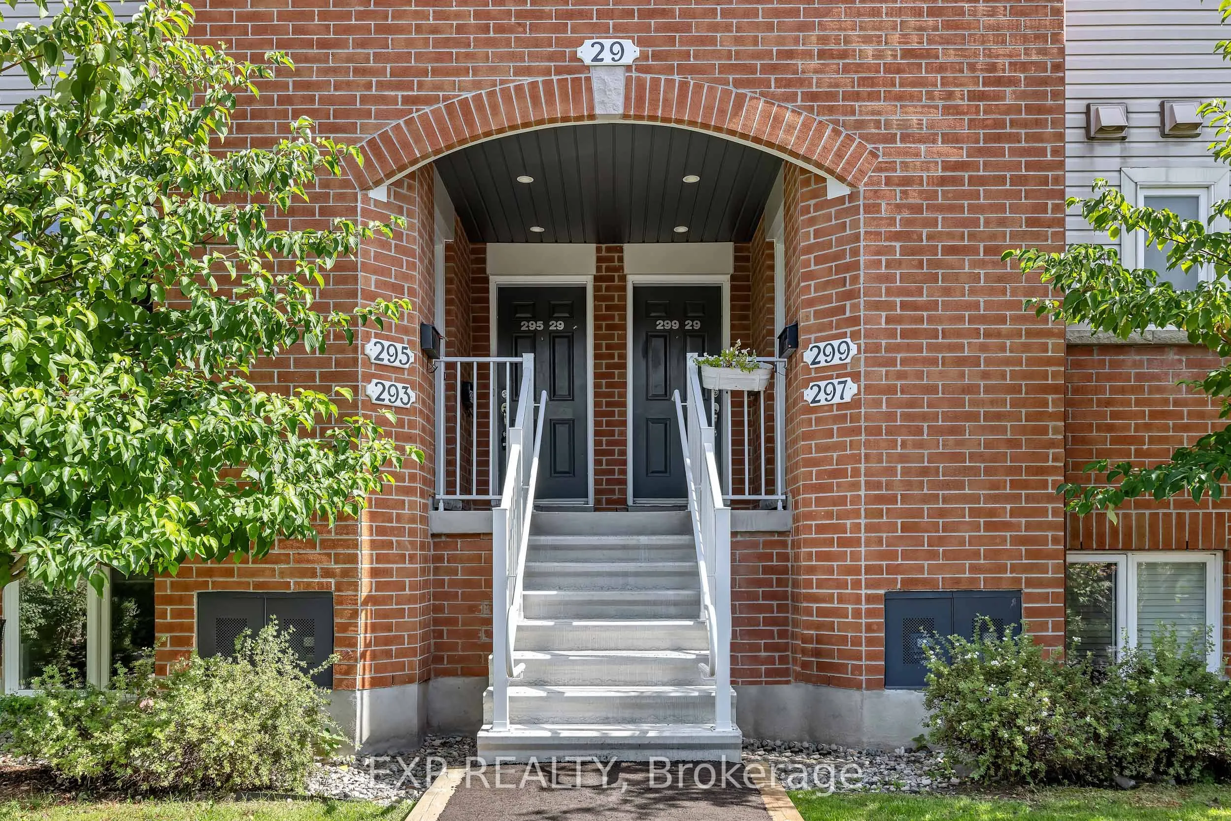 29 Jardin Private E #295