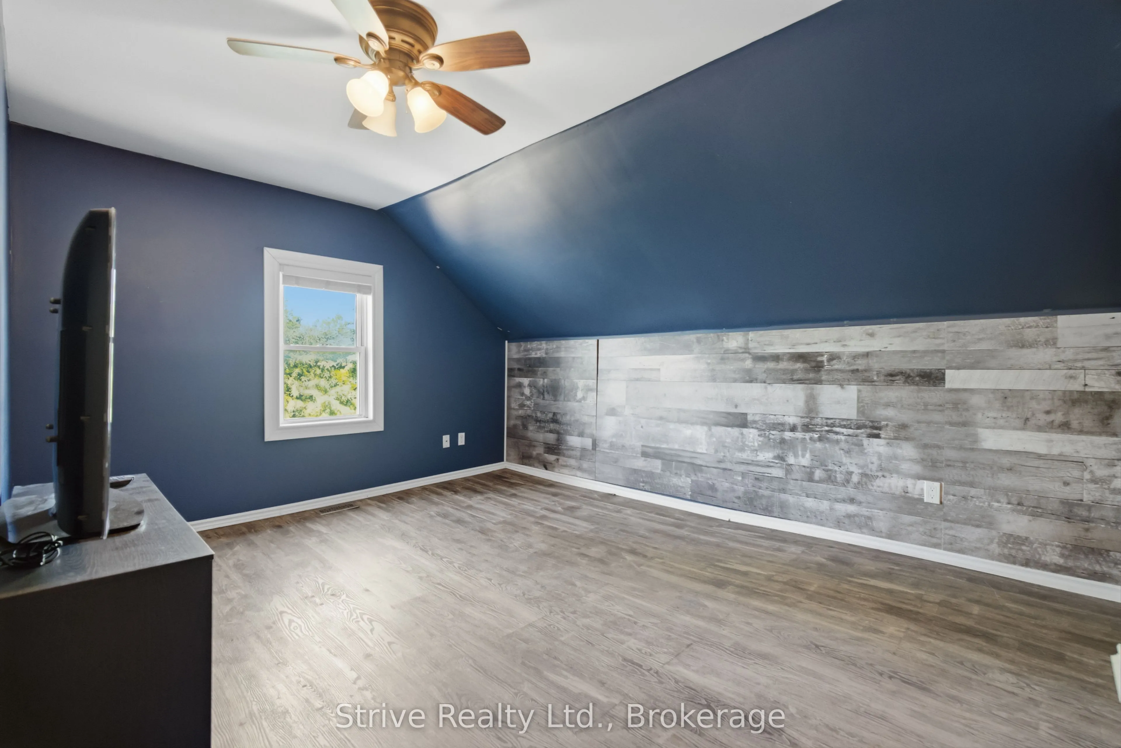 116 Concession Street W
