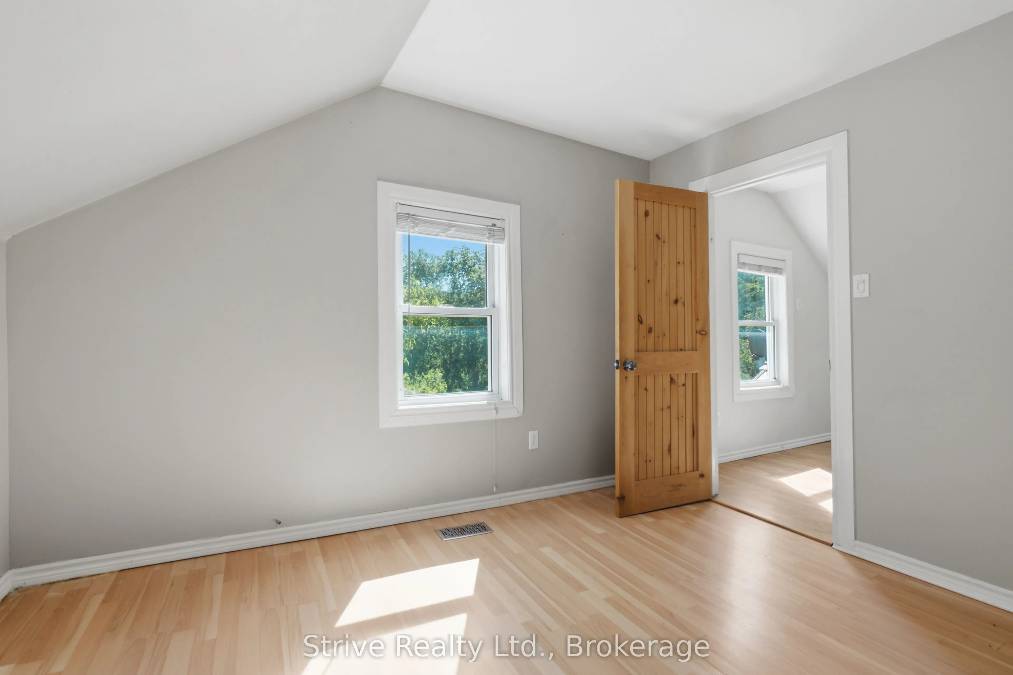 116 Concession Street W