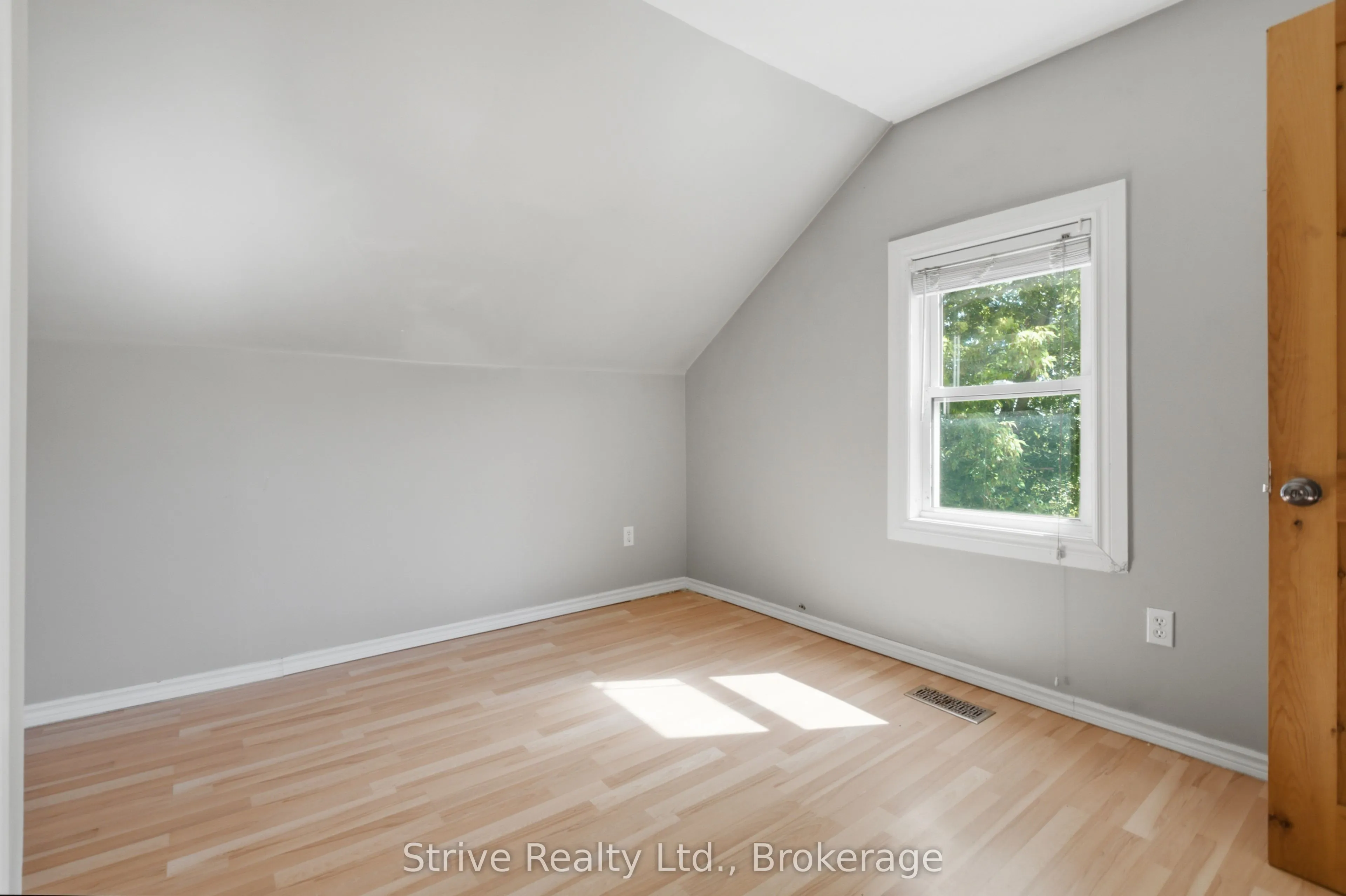 116 Concession Street W