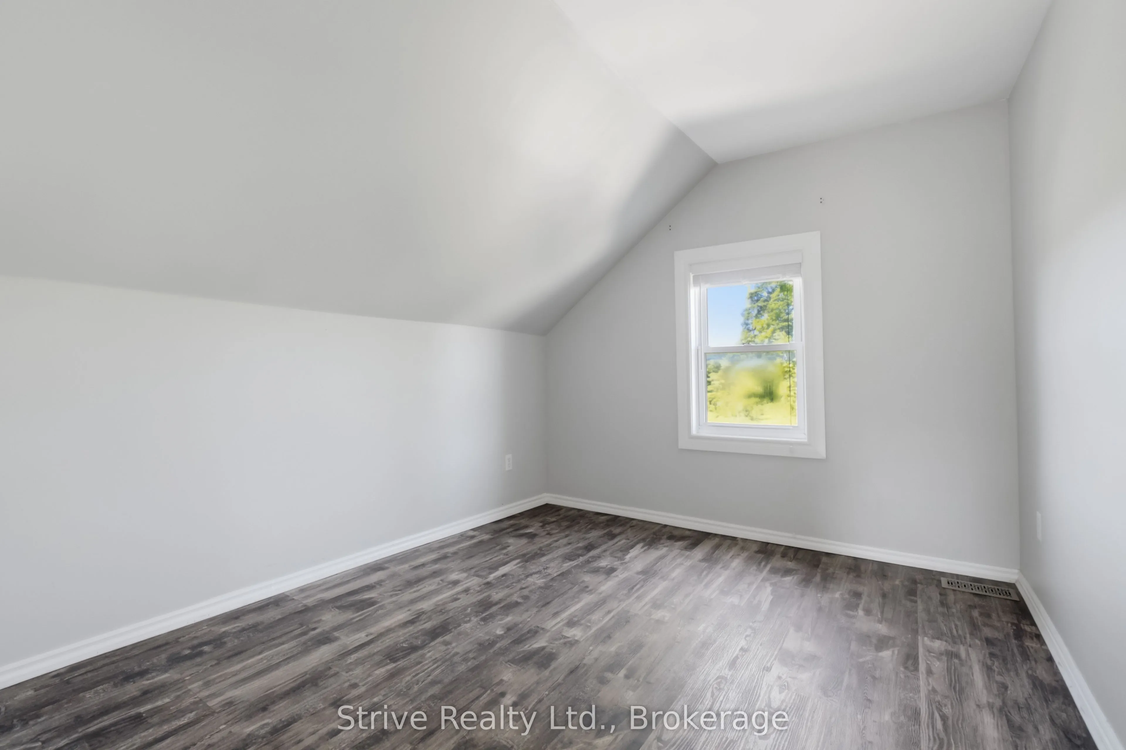 116 Concession Street W
