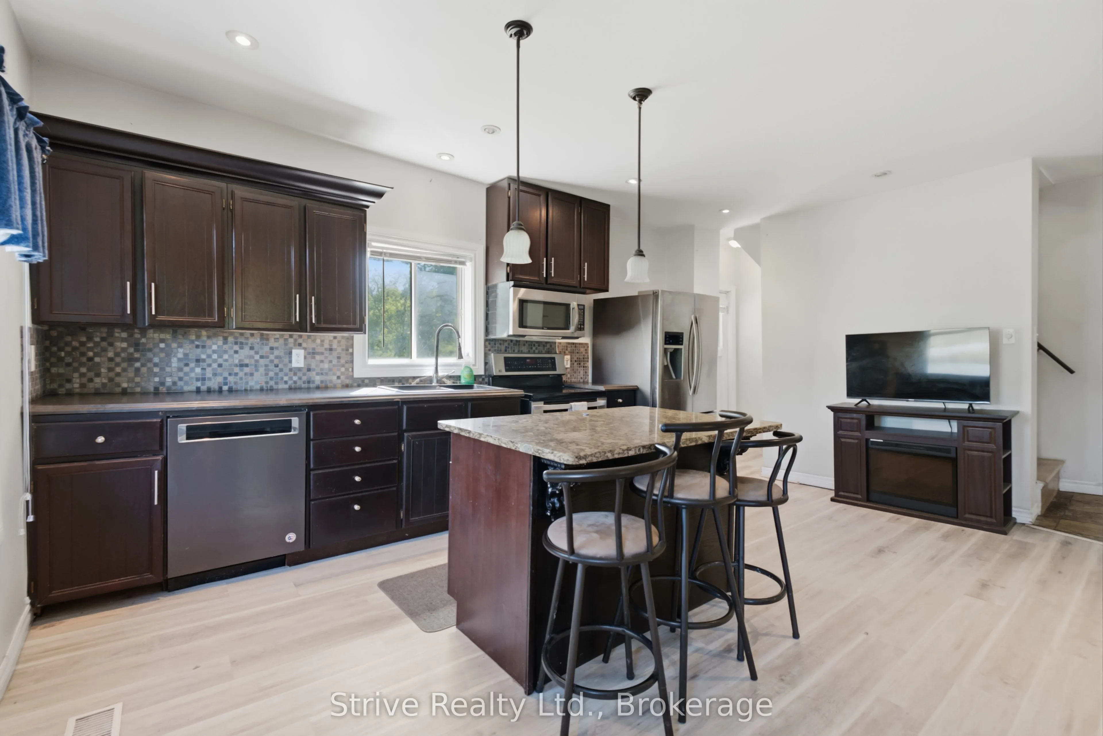 116 Concession Street W