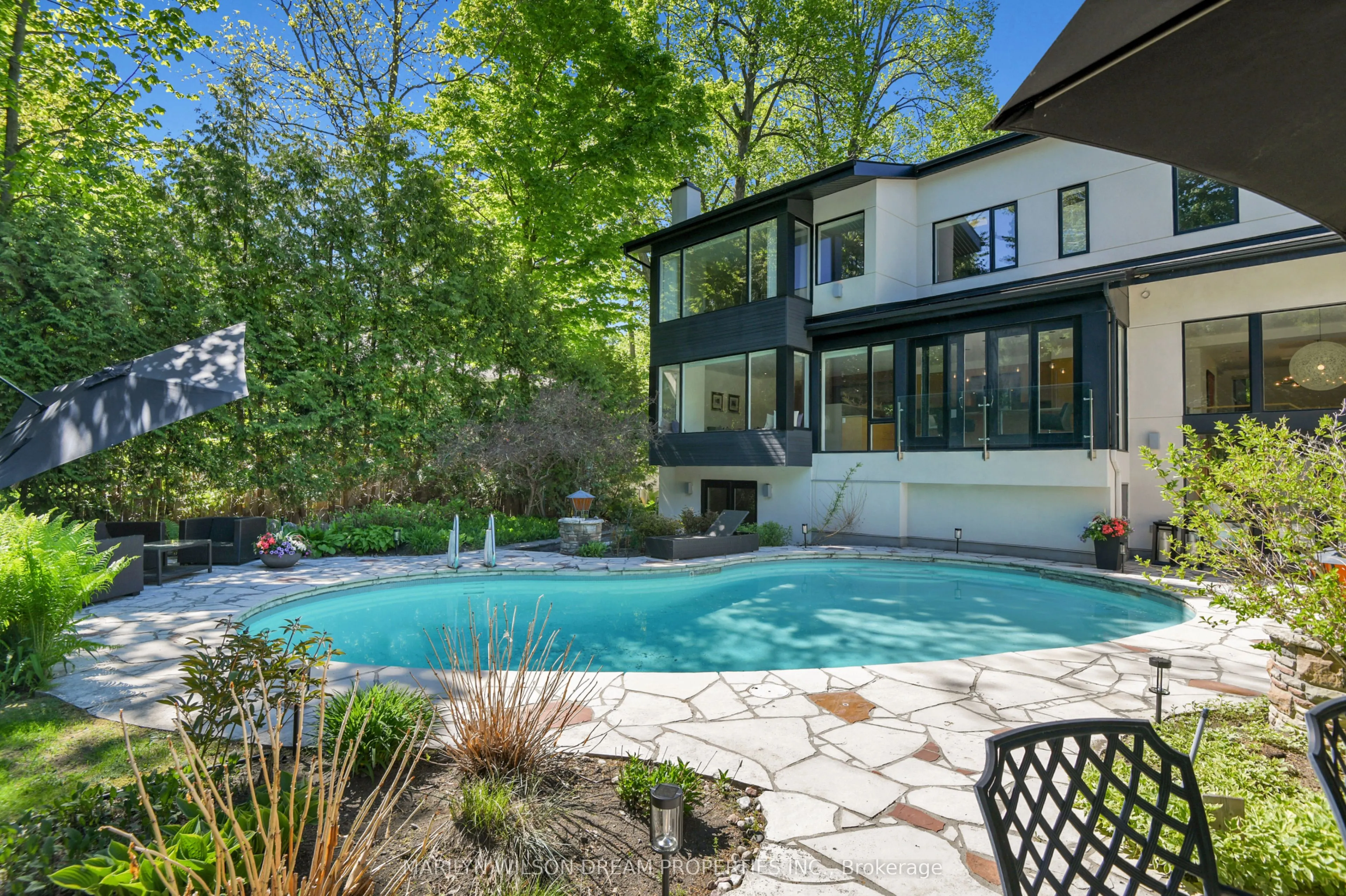 10 Burrows Road