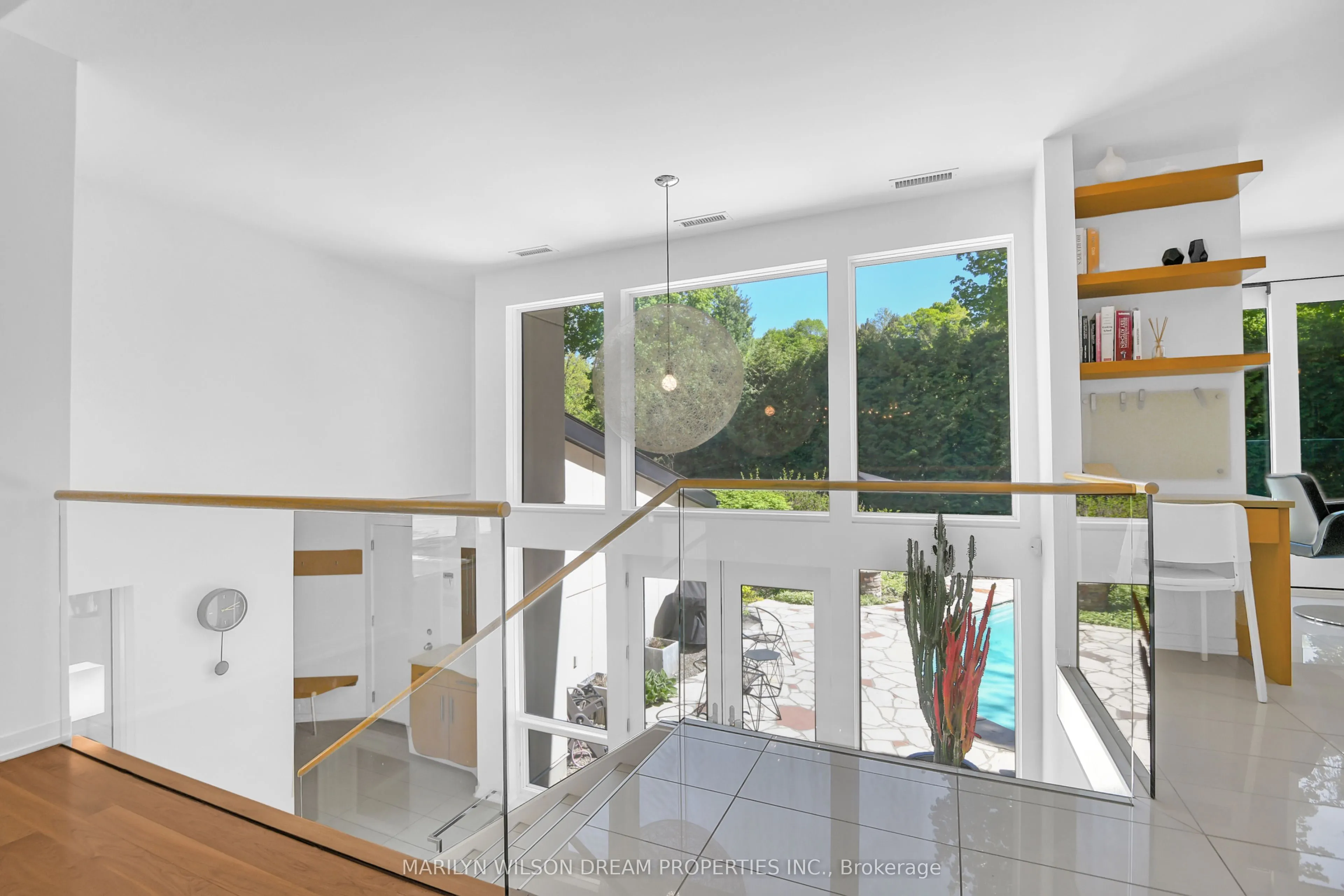 10 Burrows Road