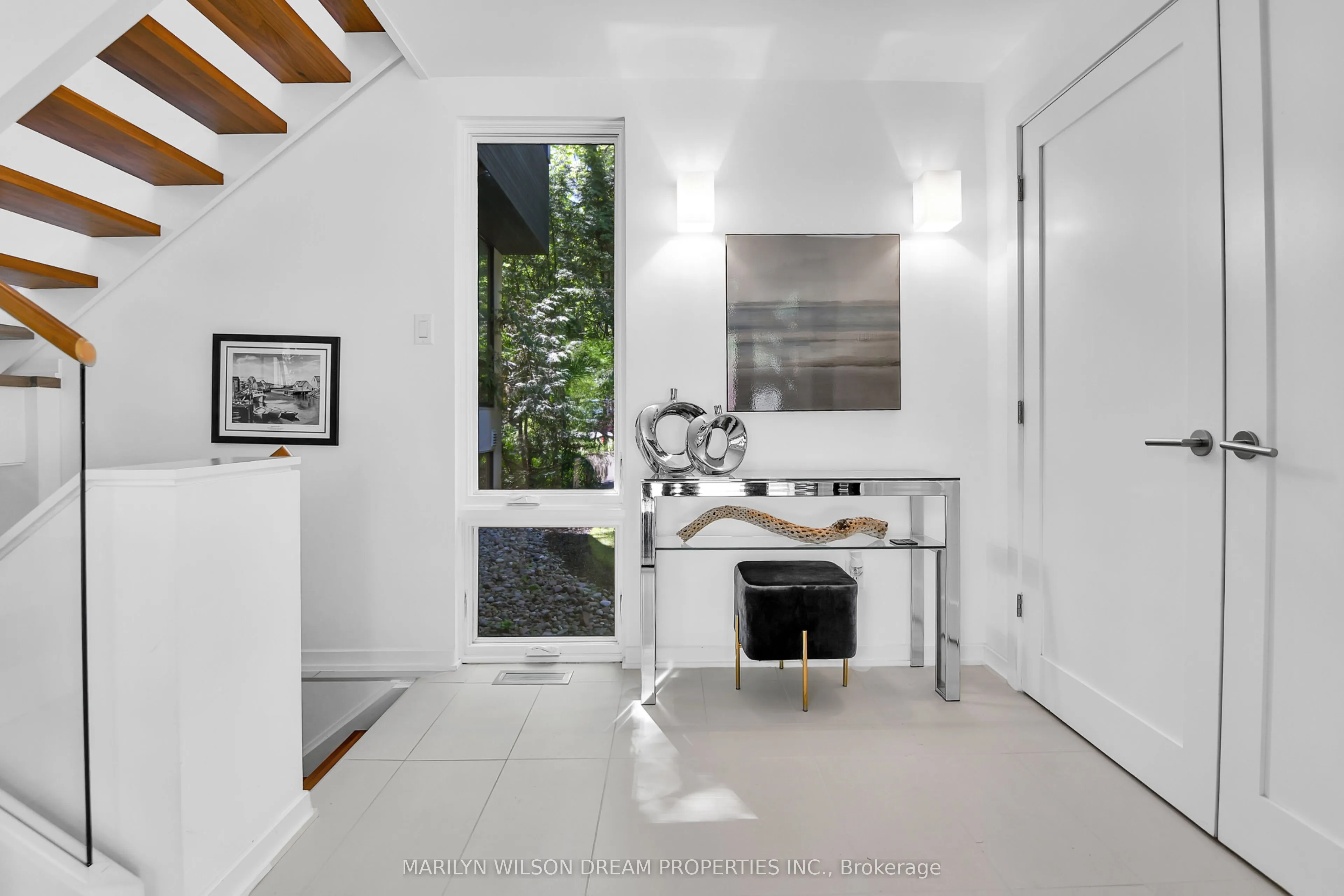 10 Burrows Road