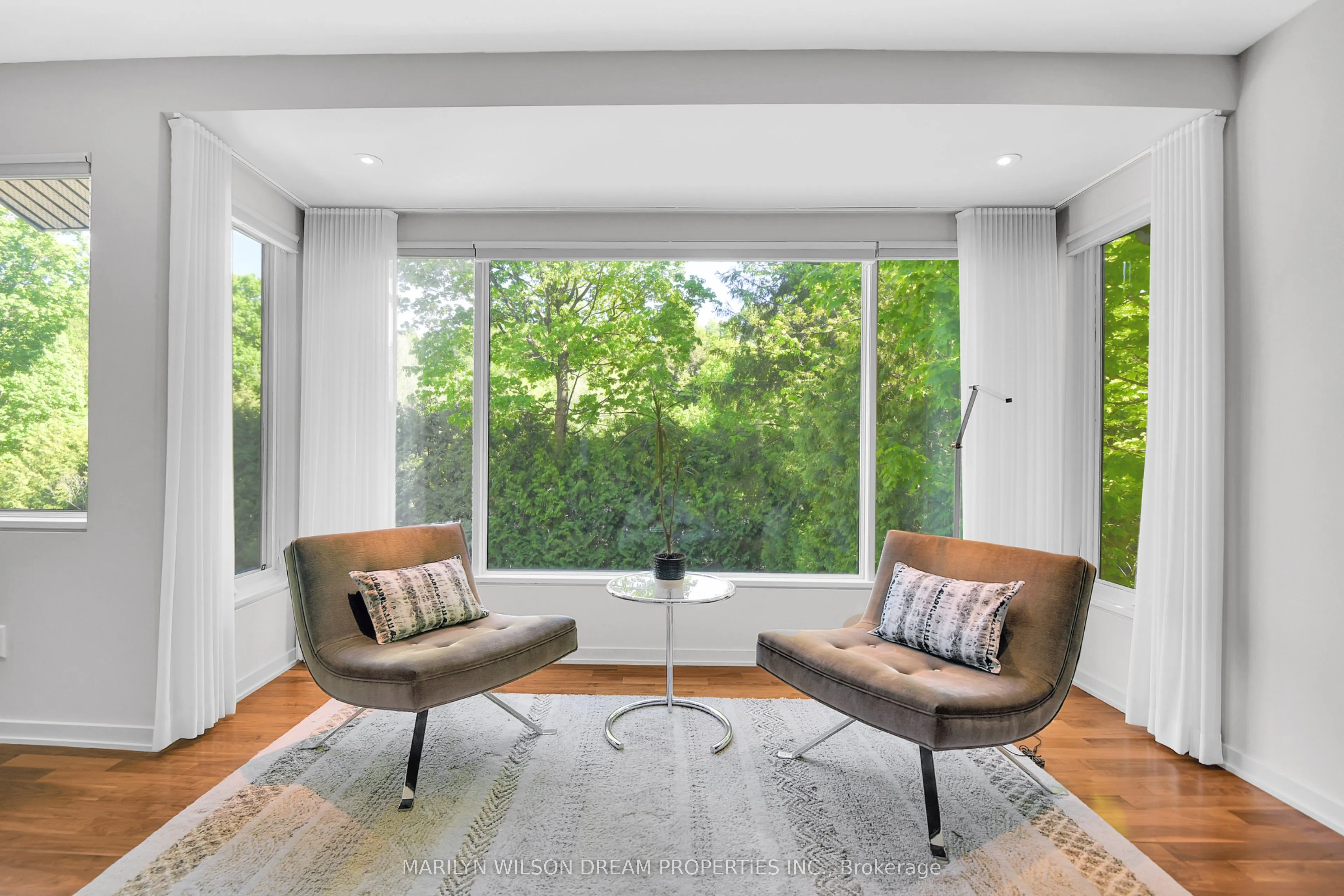 10 Burrows Road