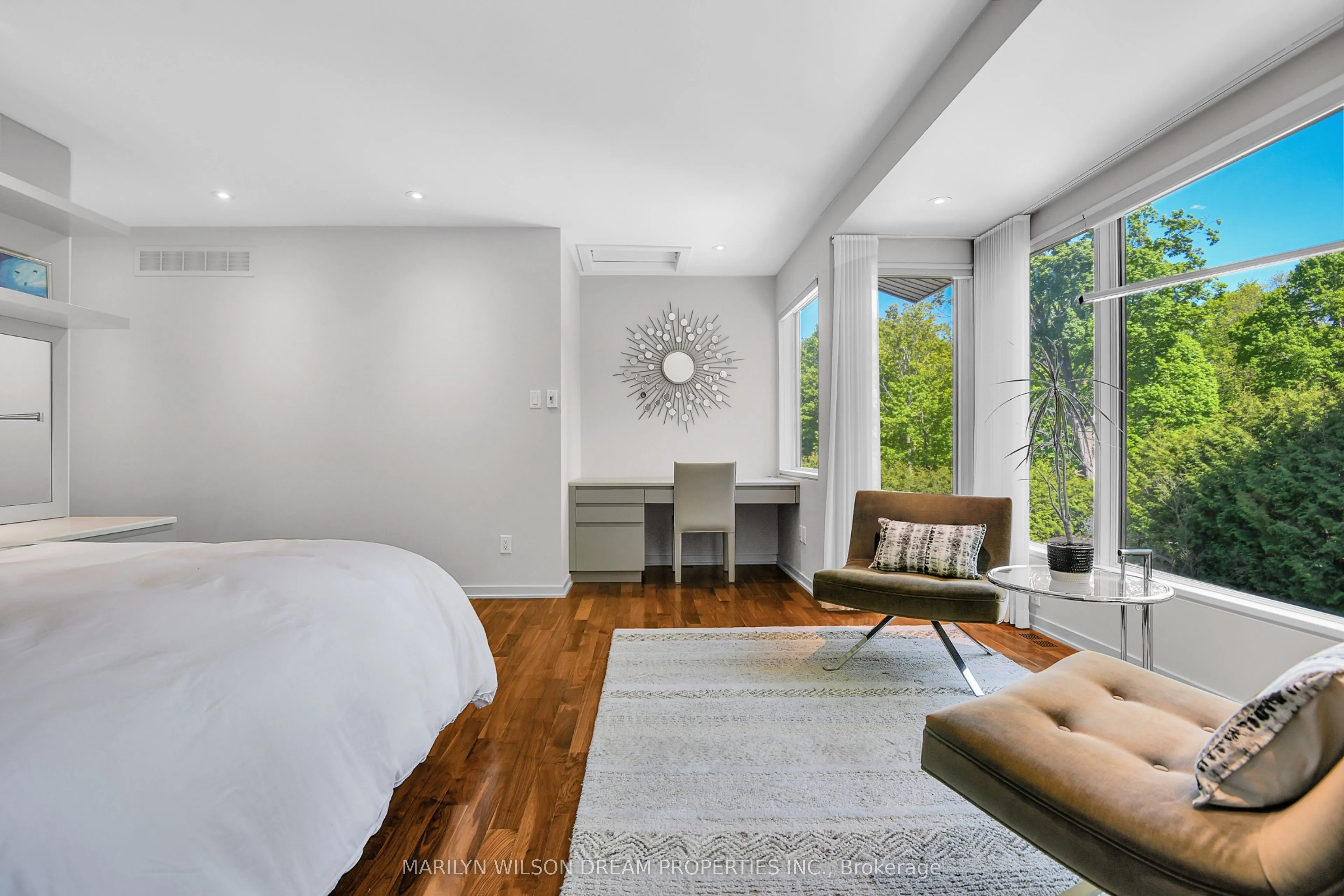 10 Burrows Road