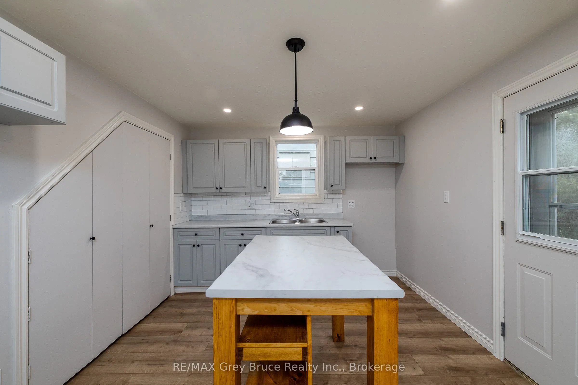 1131 3rd Avenue W