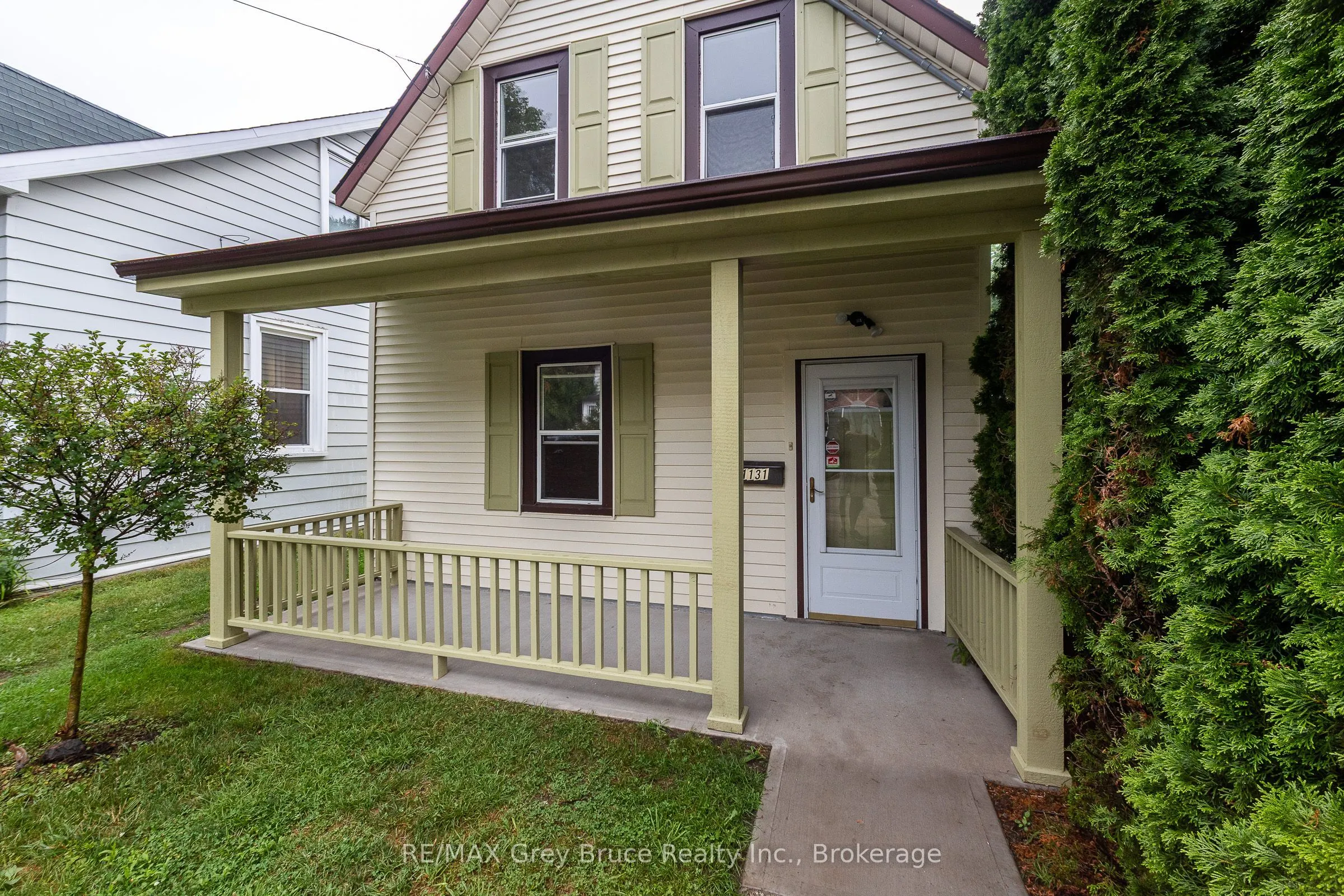 1131 3rd Avenue W