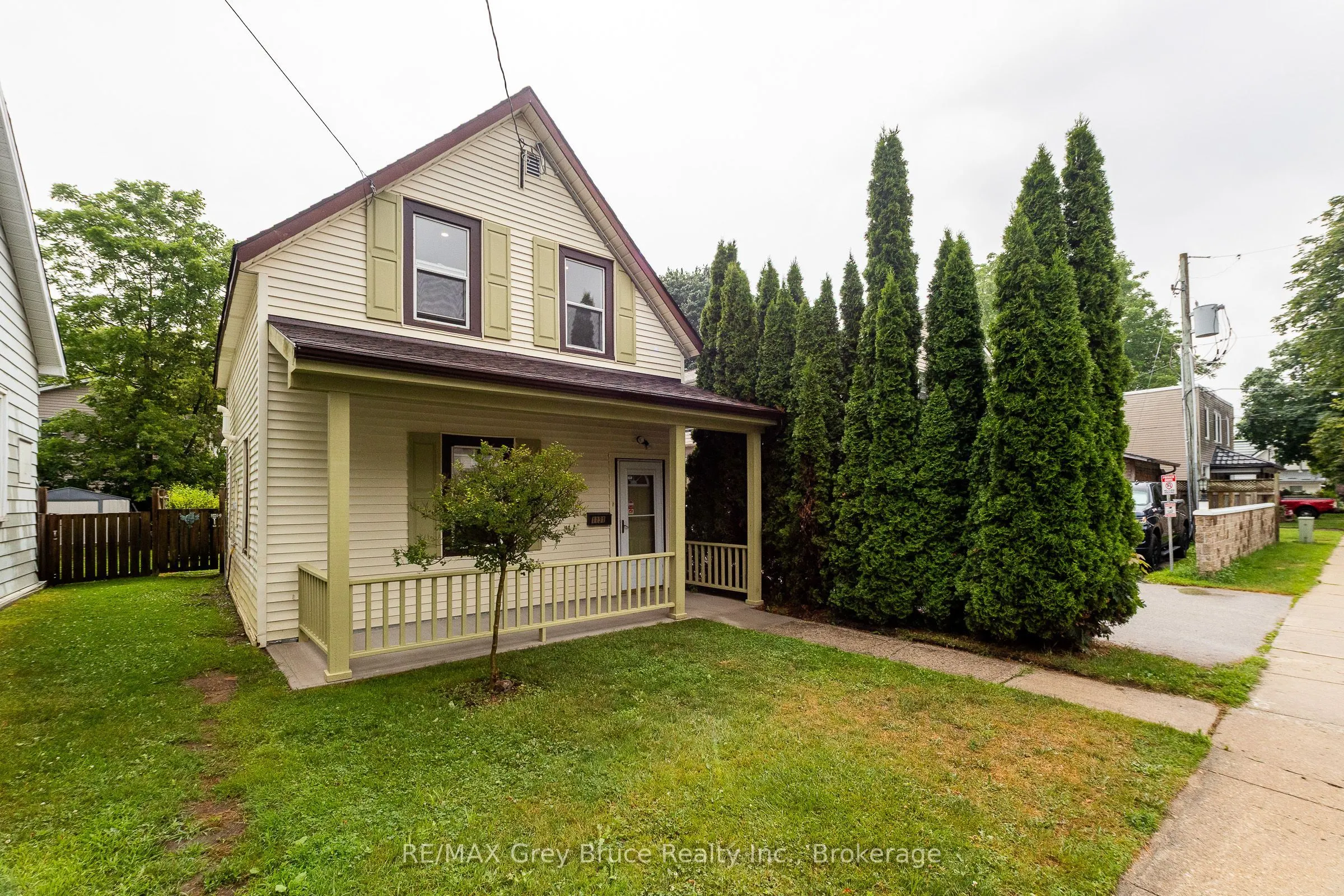 1131 3rd Avenue W