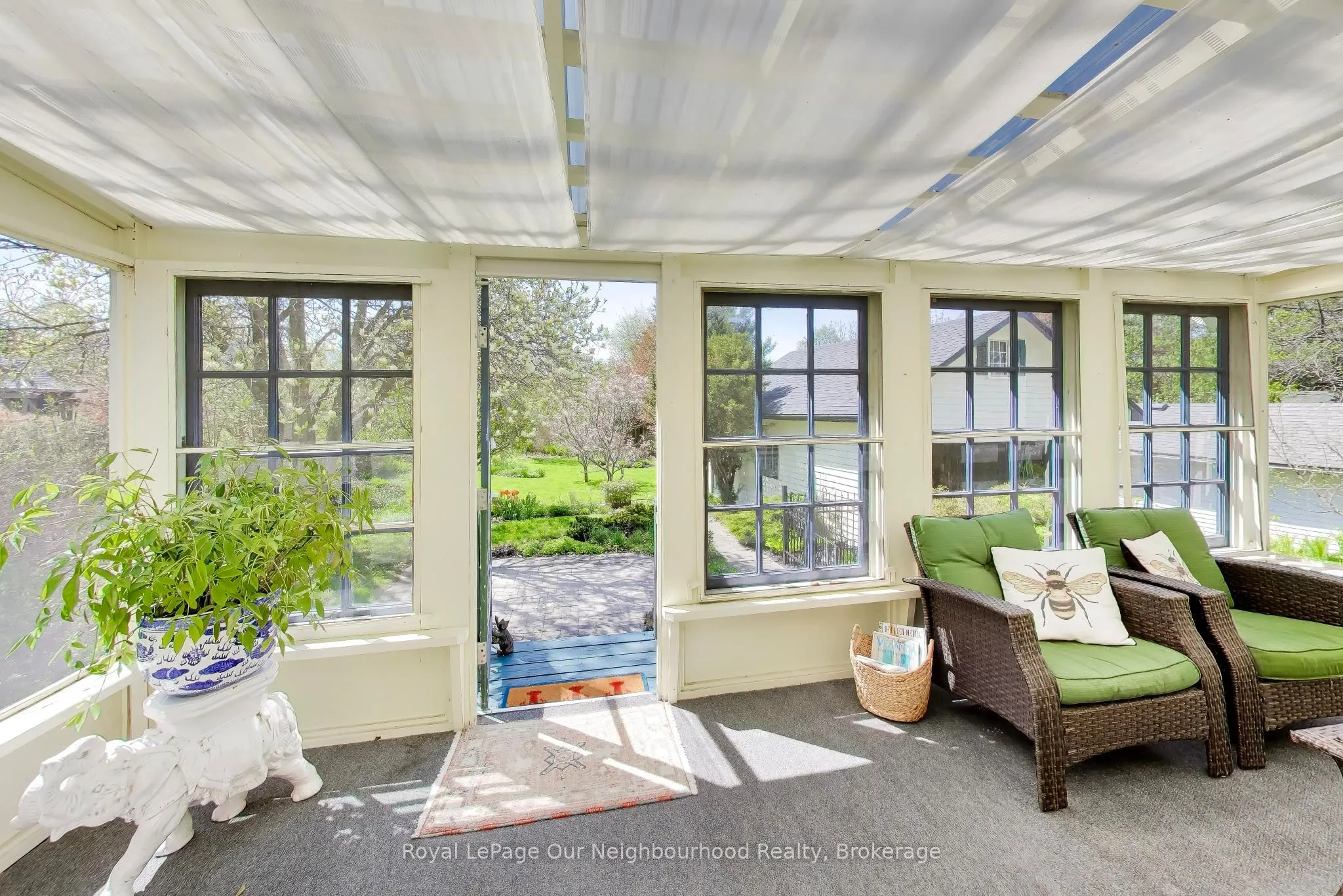 309 King Street W