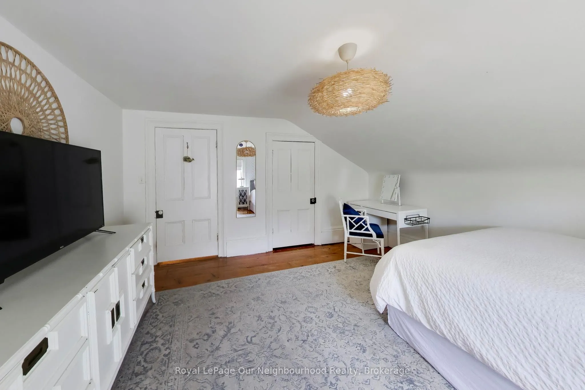 309 King Street W