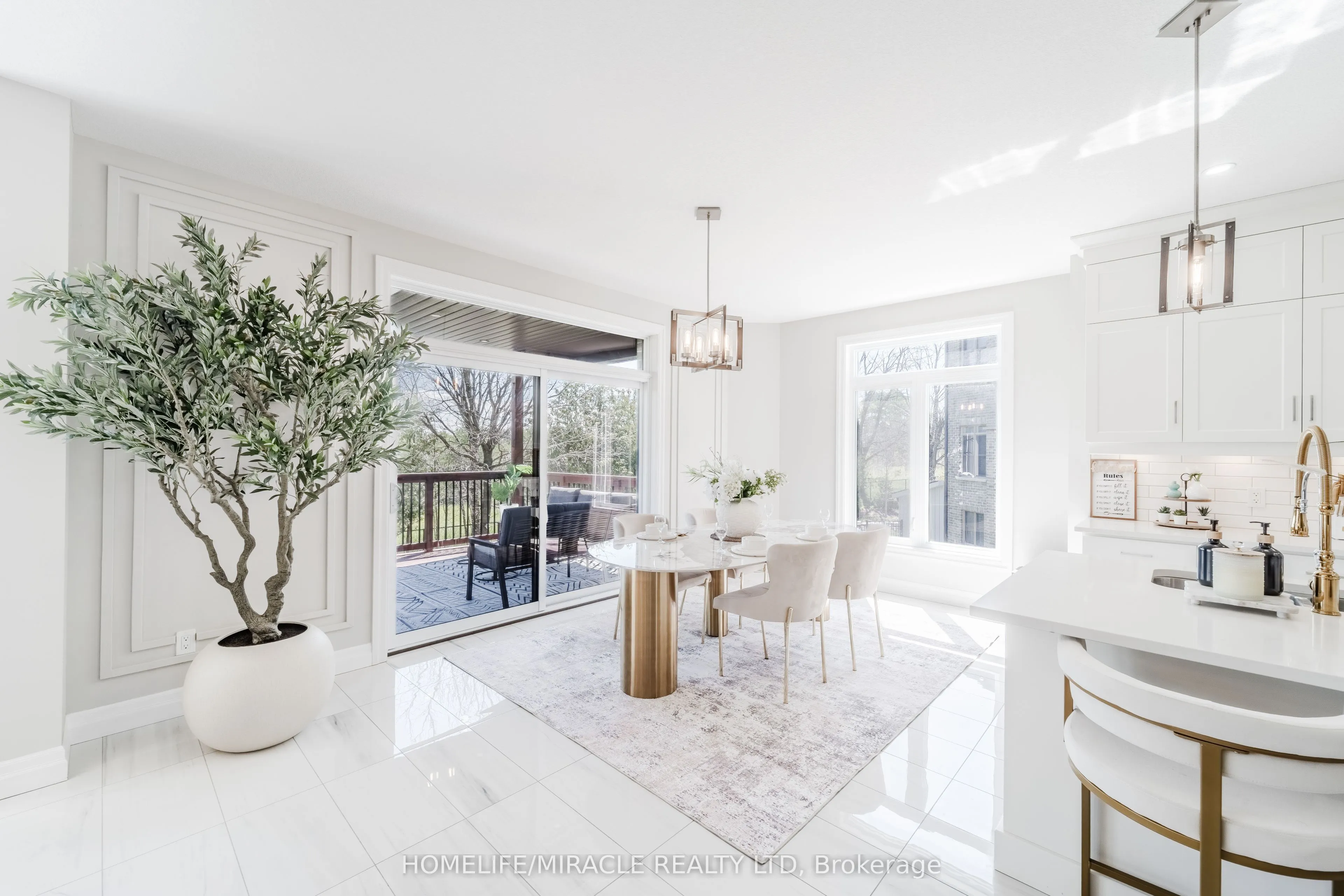 245 Tamarack Boulevard