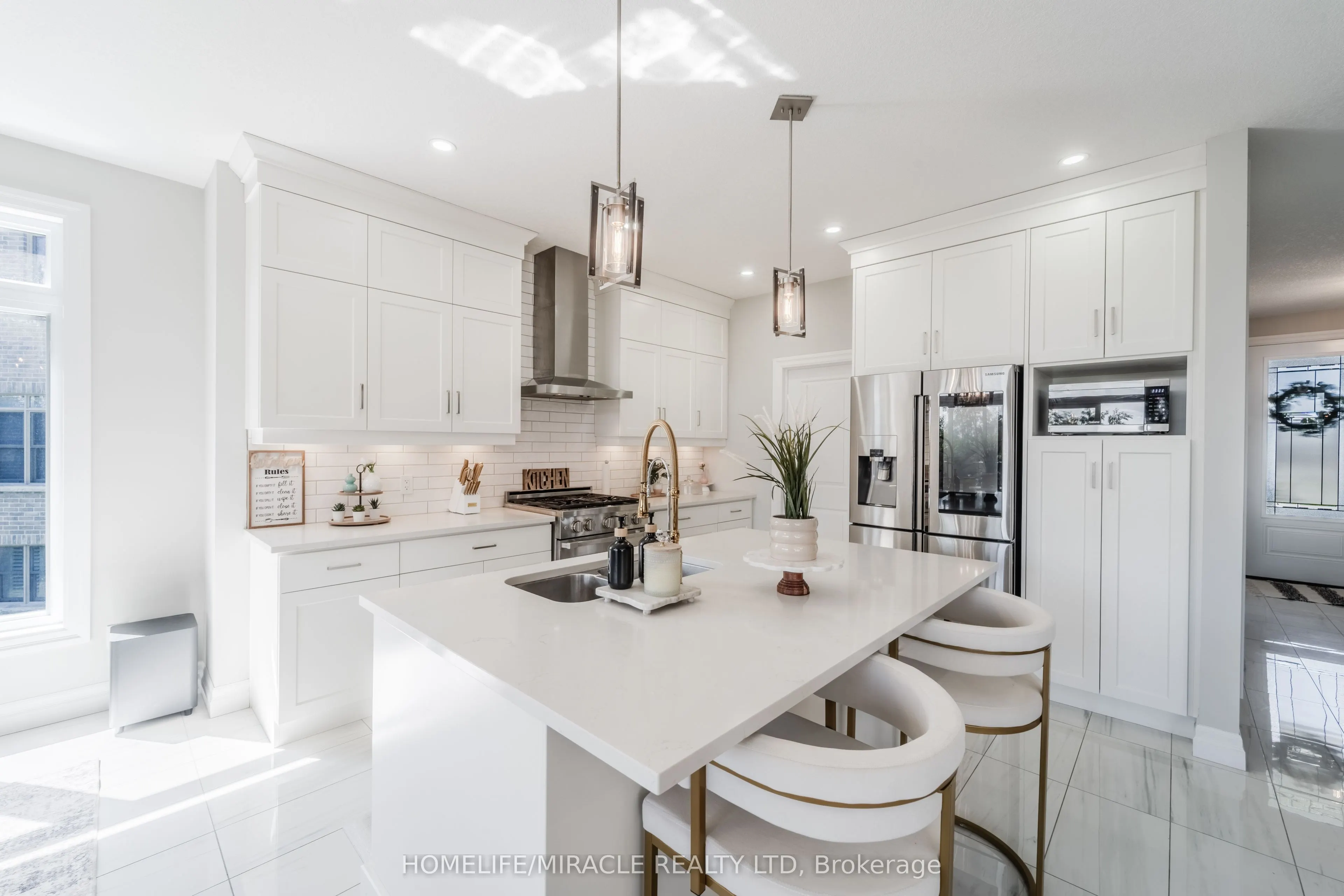 245 Tamarack Boulevard