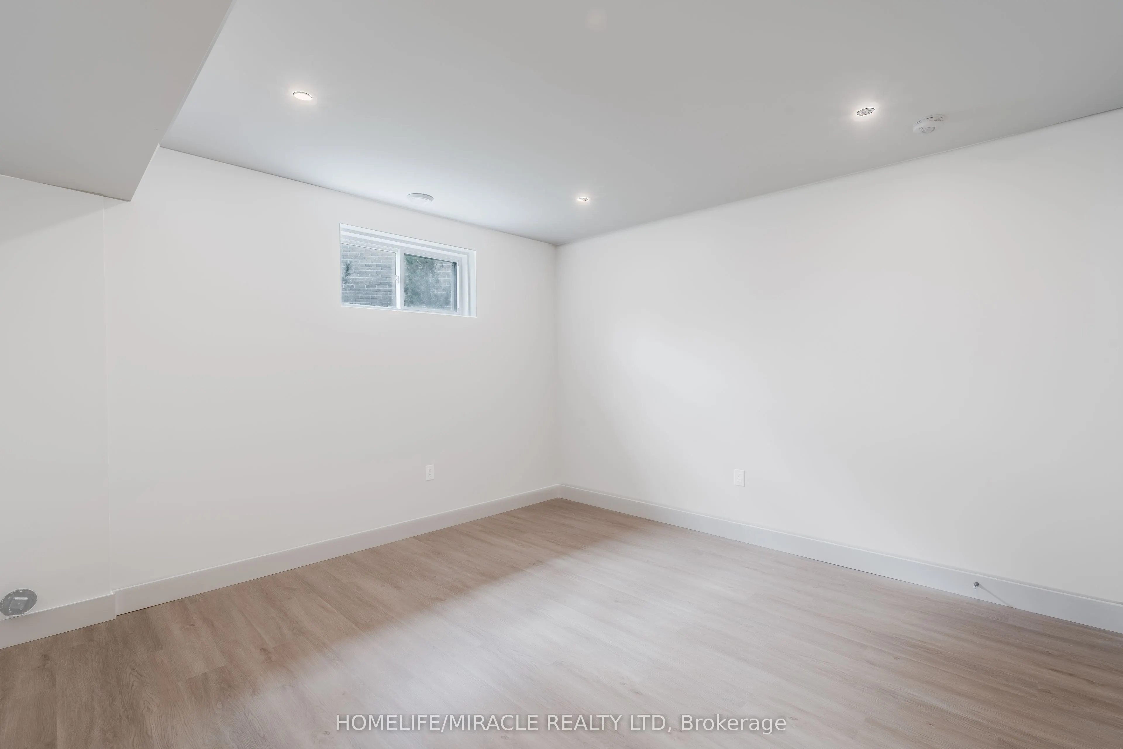 245 Tamarack Boulevard