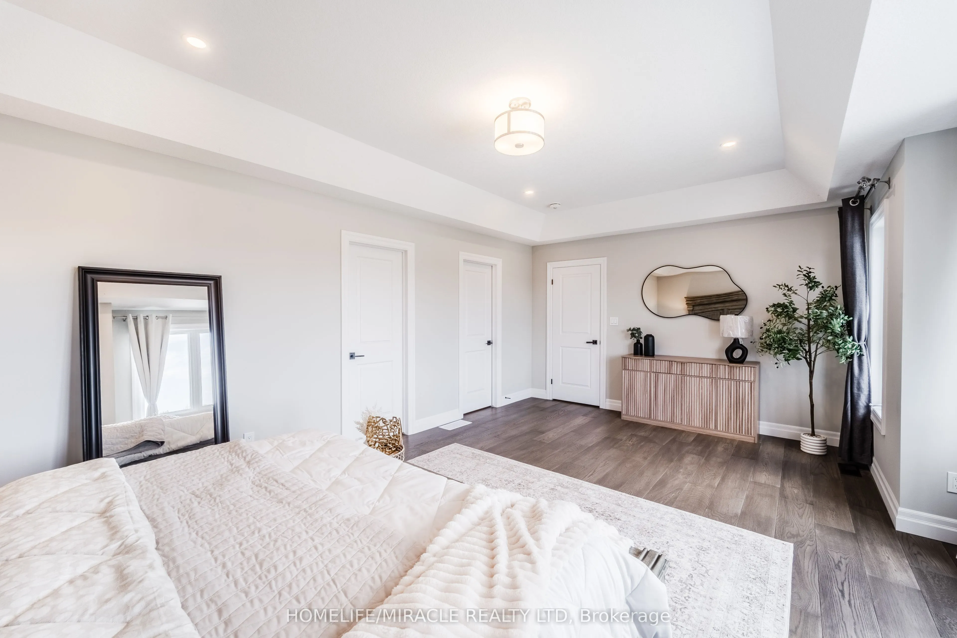 245 Tamarack Boulevard