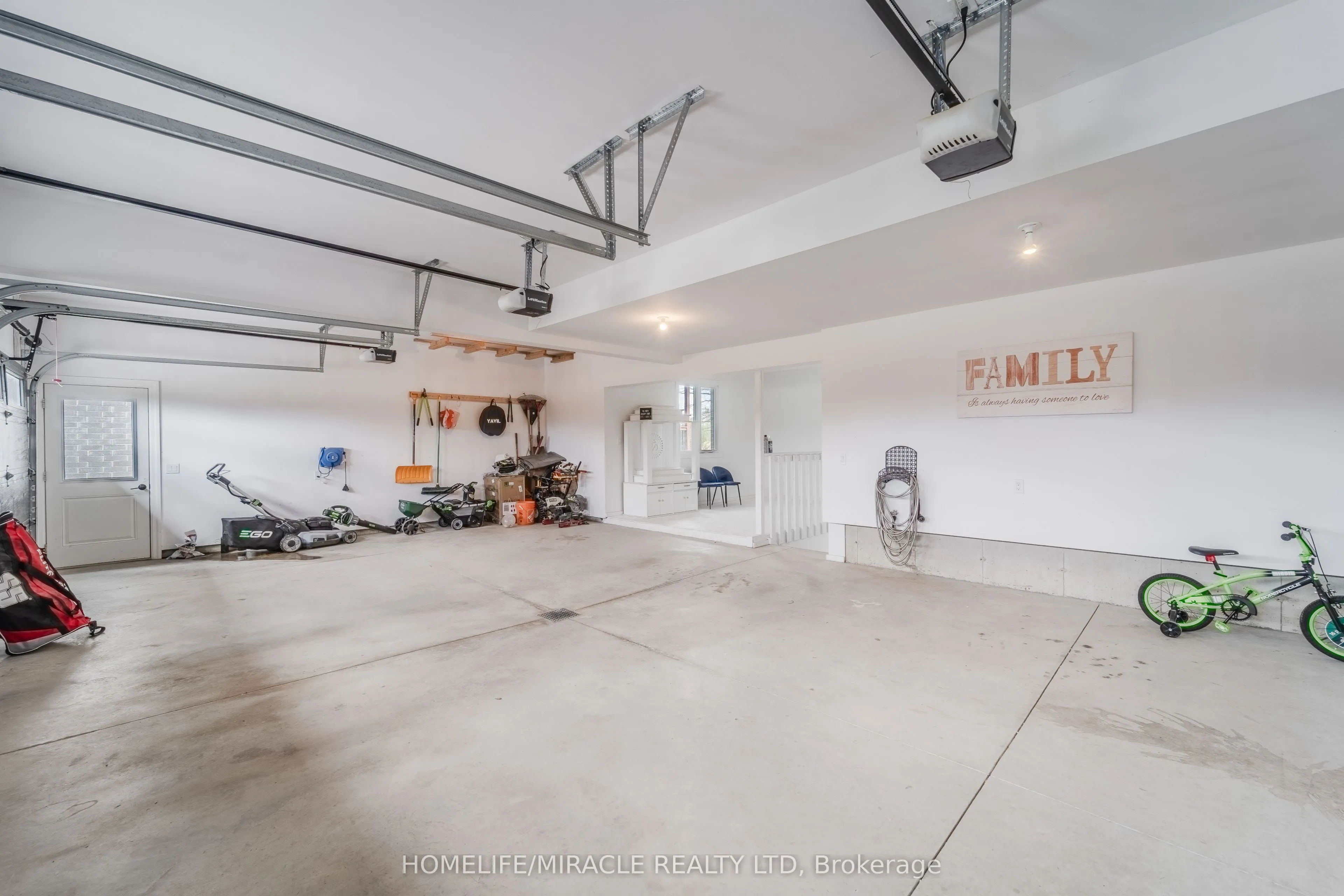 245 Tamarack Boulevard