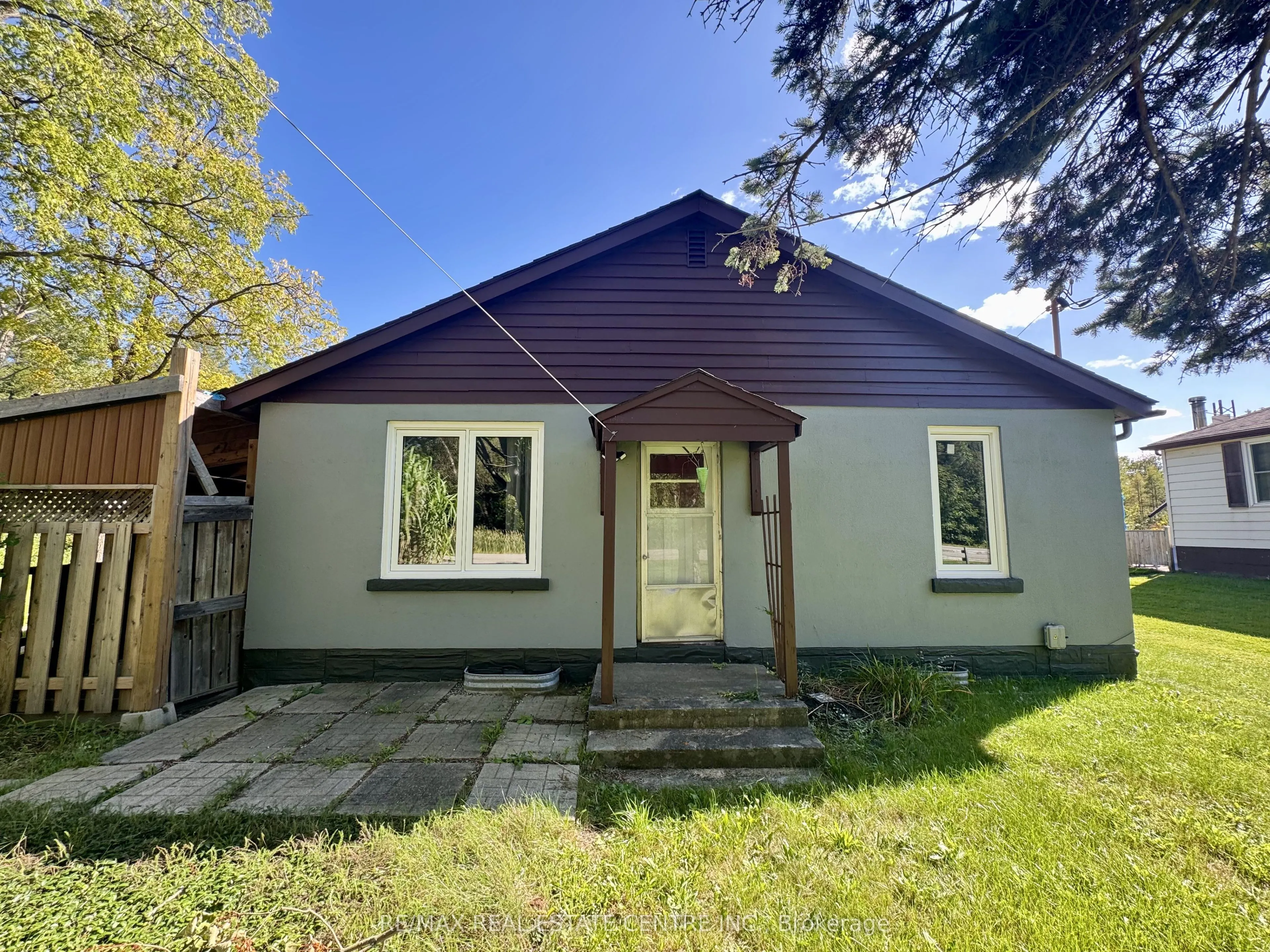 6587 Ellis Road