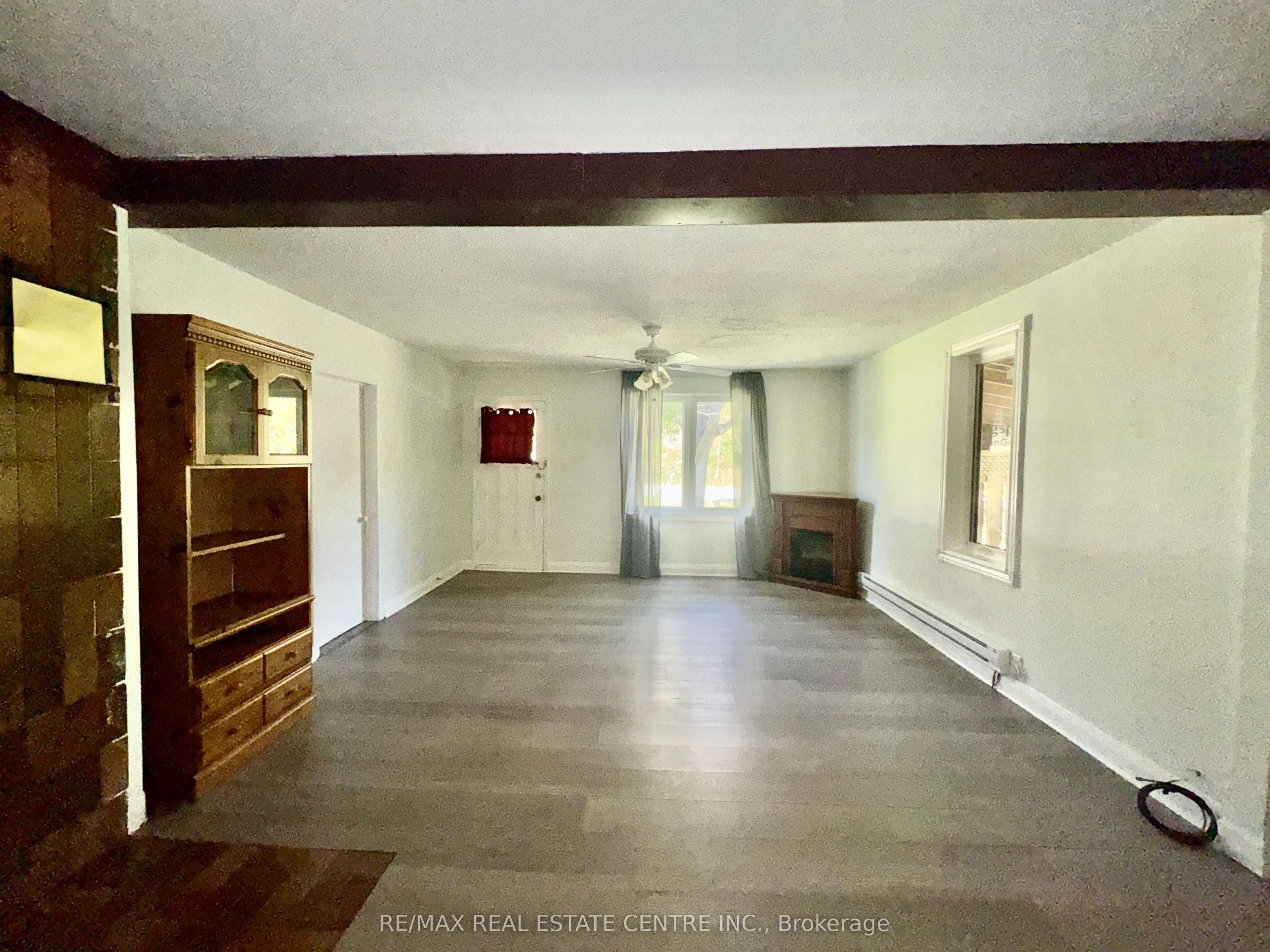 6587 Ellis Road
