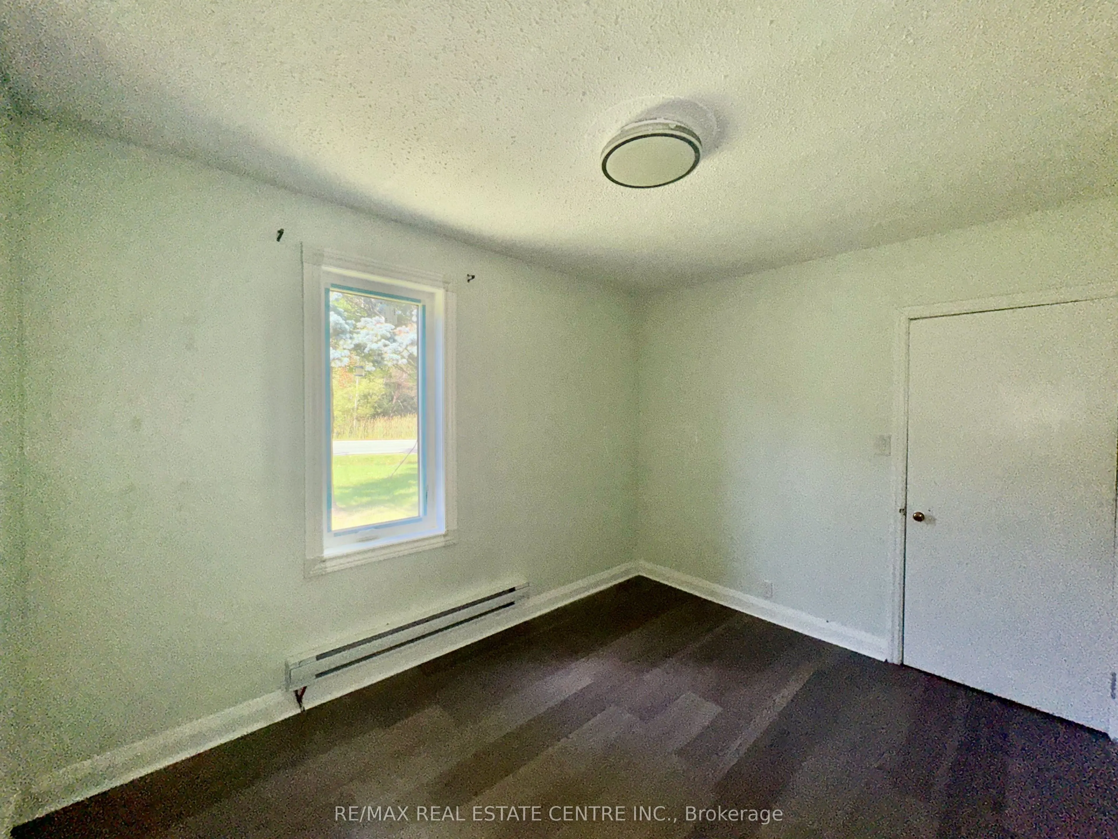 6587 Ellis Road