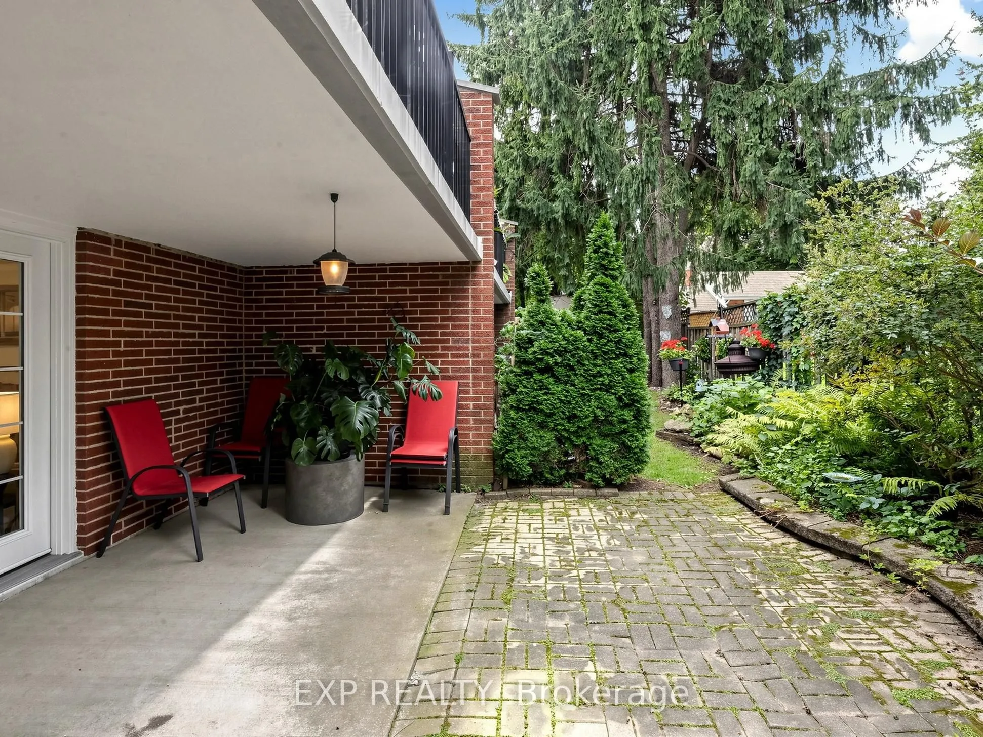 91 LIVINGSTON Avenue #12