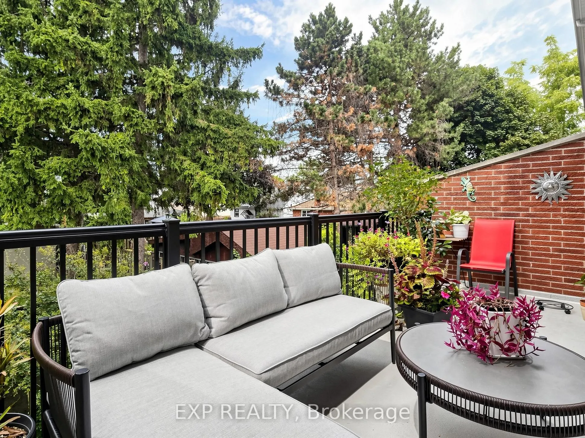 91 LIVINGSTON Avenue #12