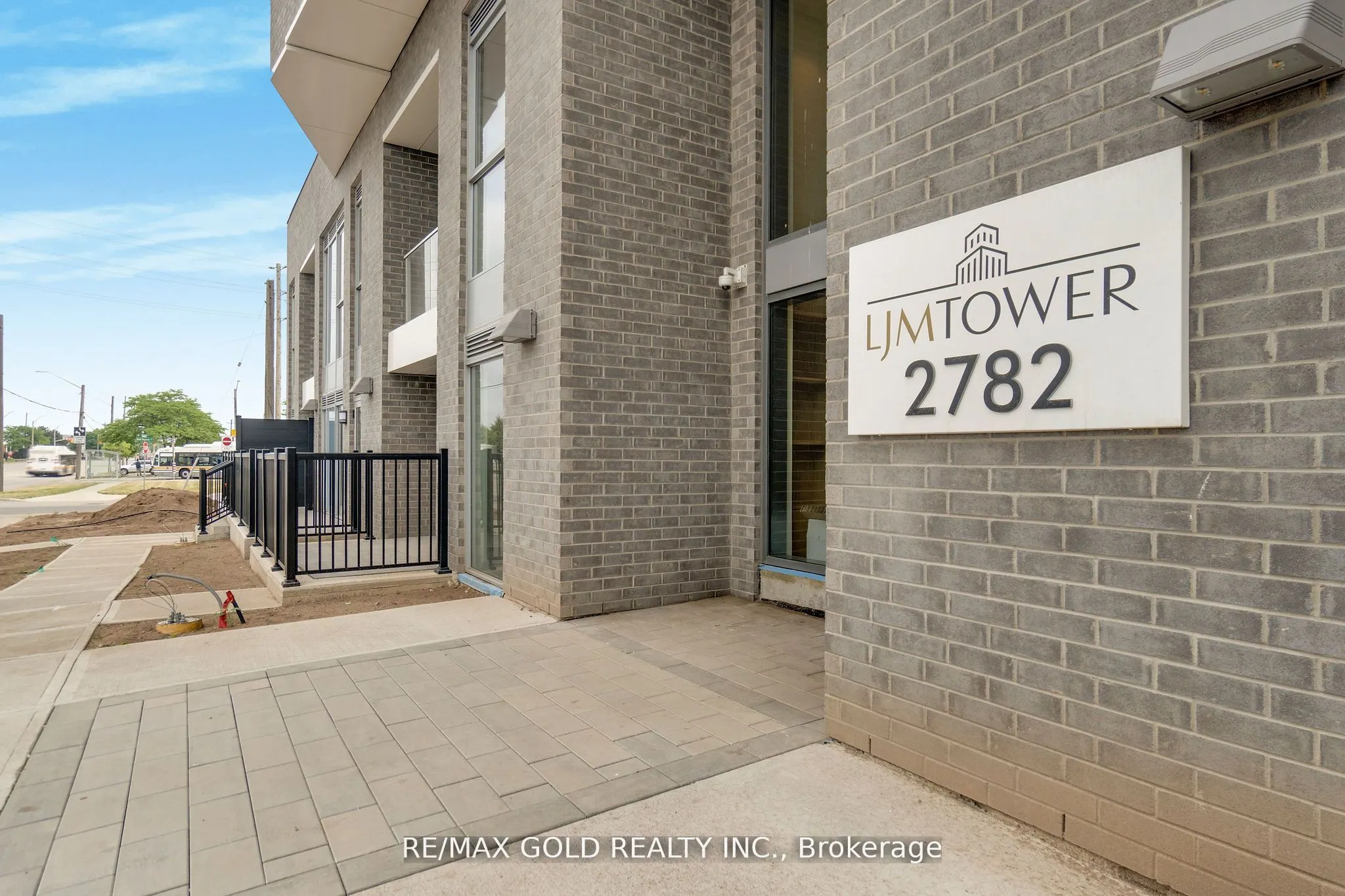 2782 Barton Street E #803