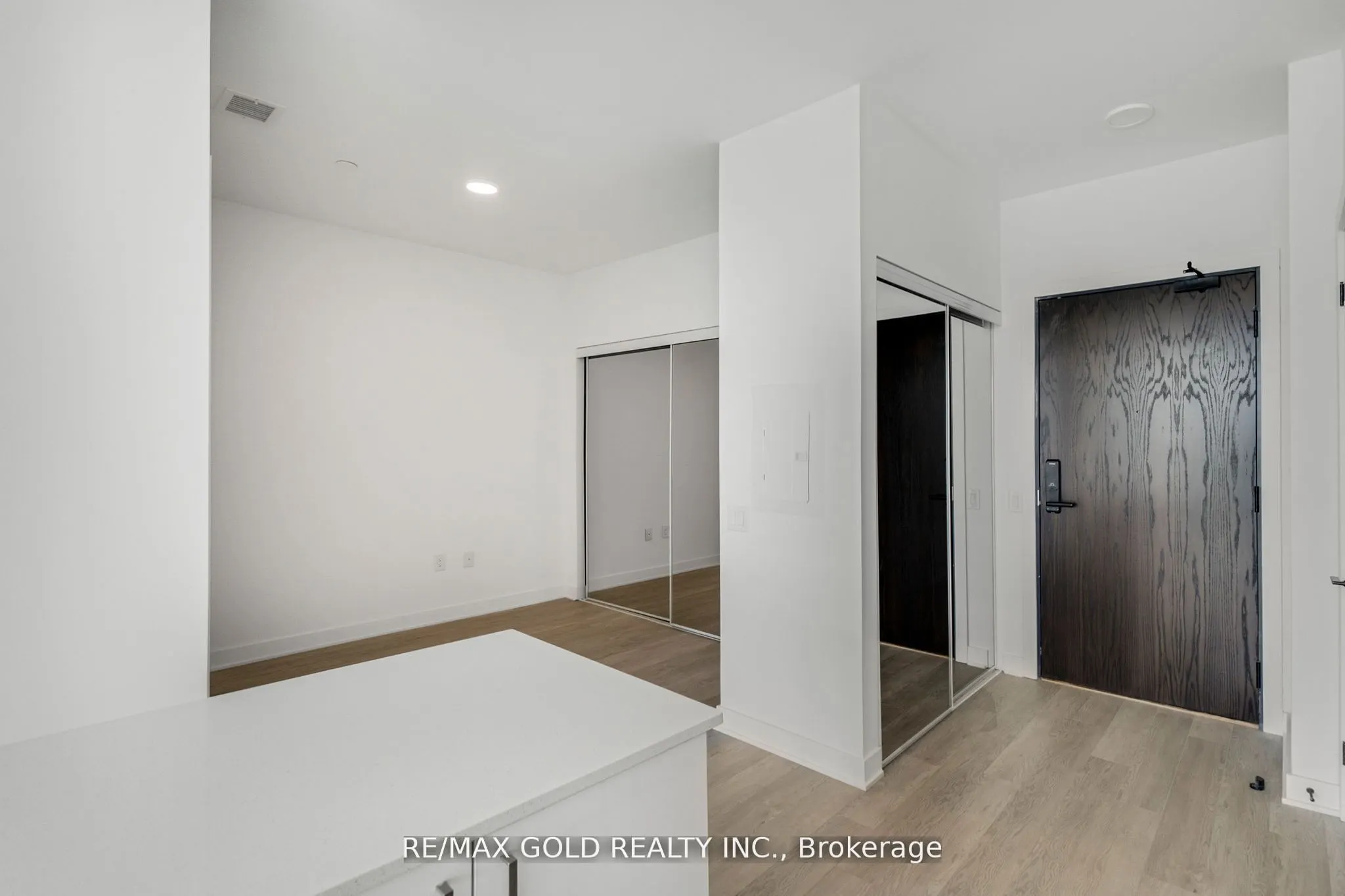 2782 Barton Street E #803