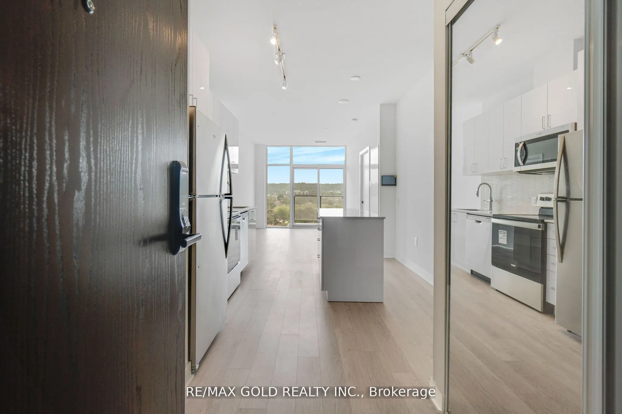 2782 Barton Street E #803