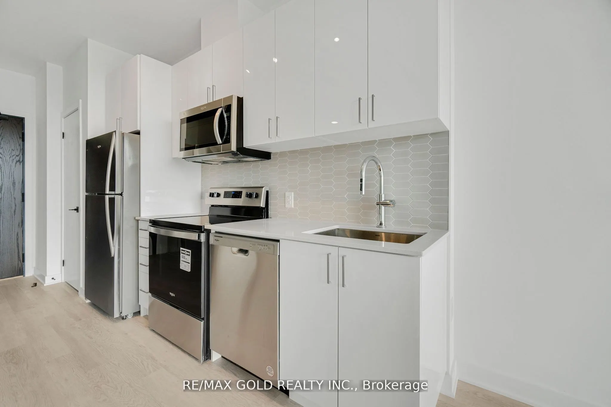 2782 Barton Street E #803