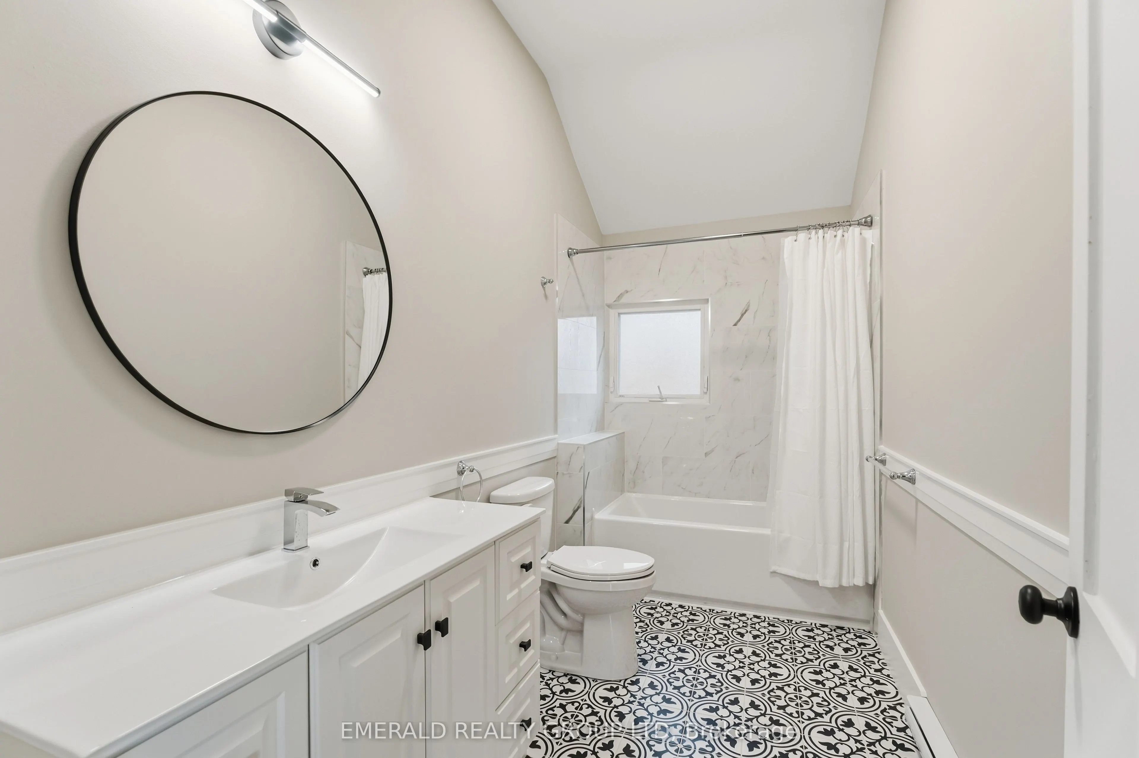 7 Ormond Street S #Upper