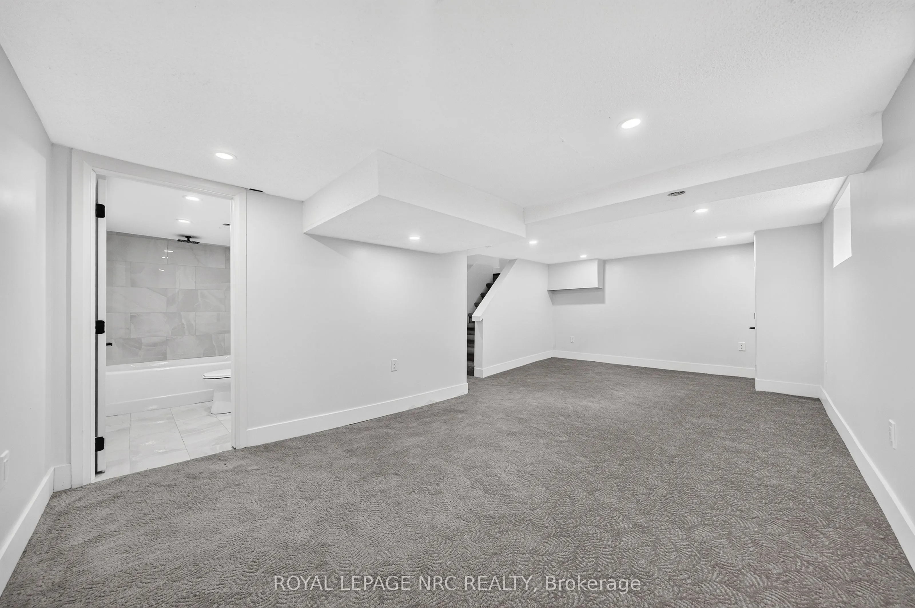 12 Admiral Road