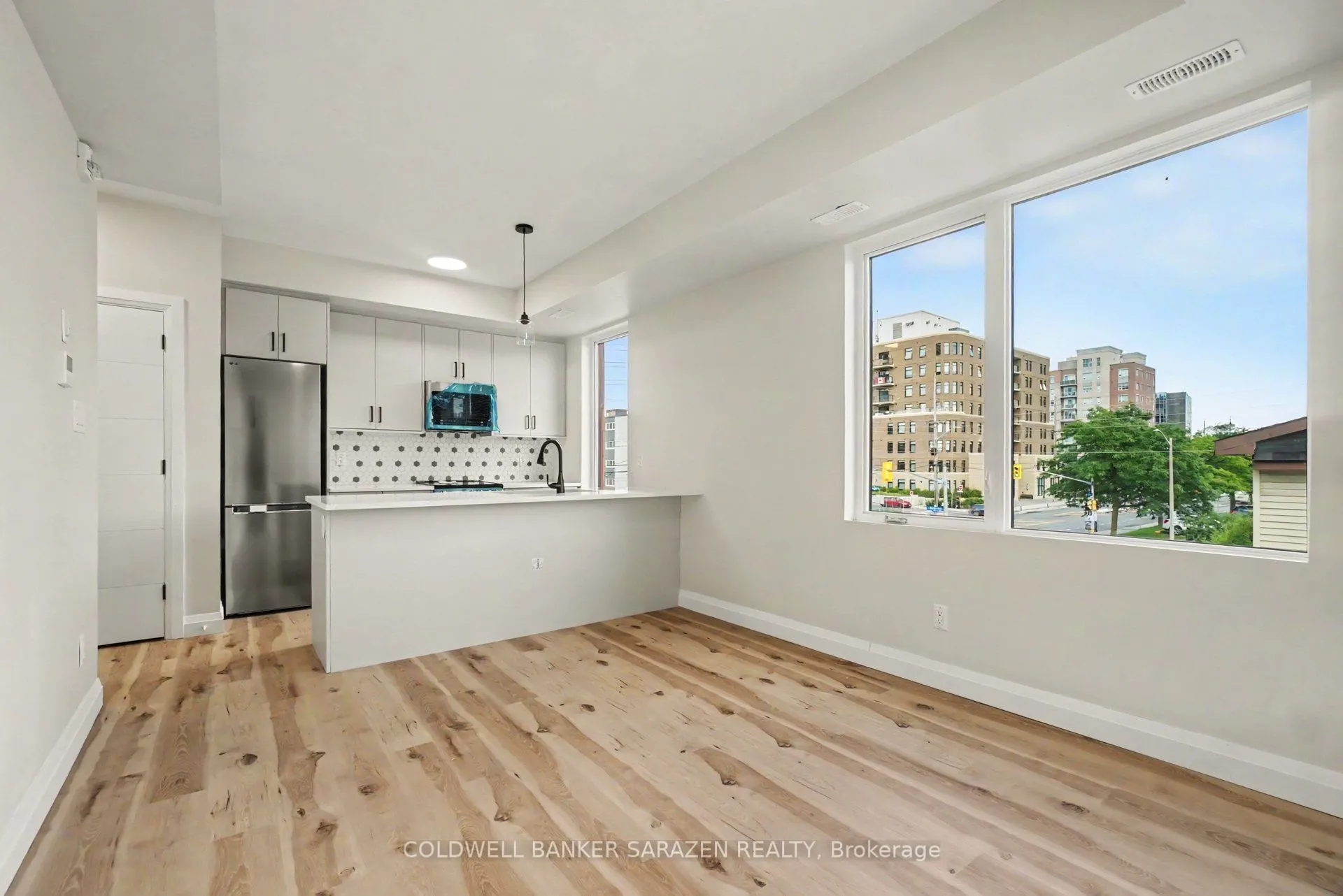 42 Mcarthur Avenue #303