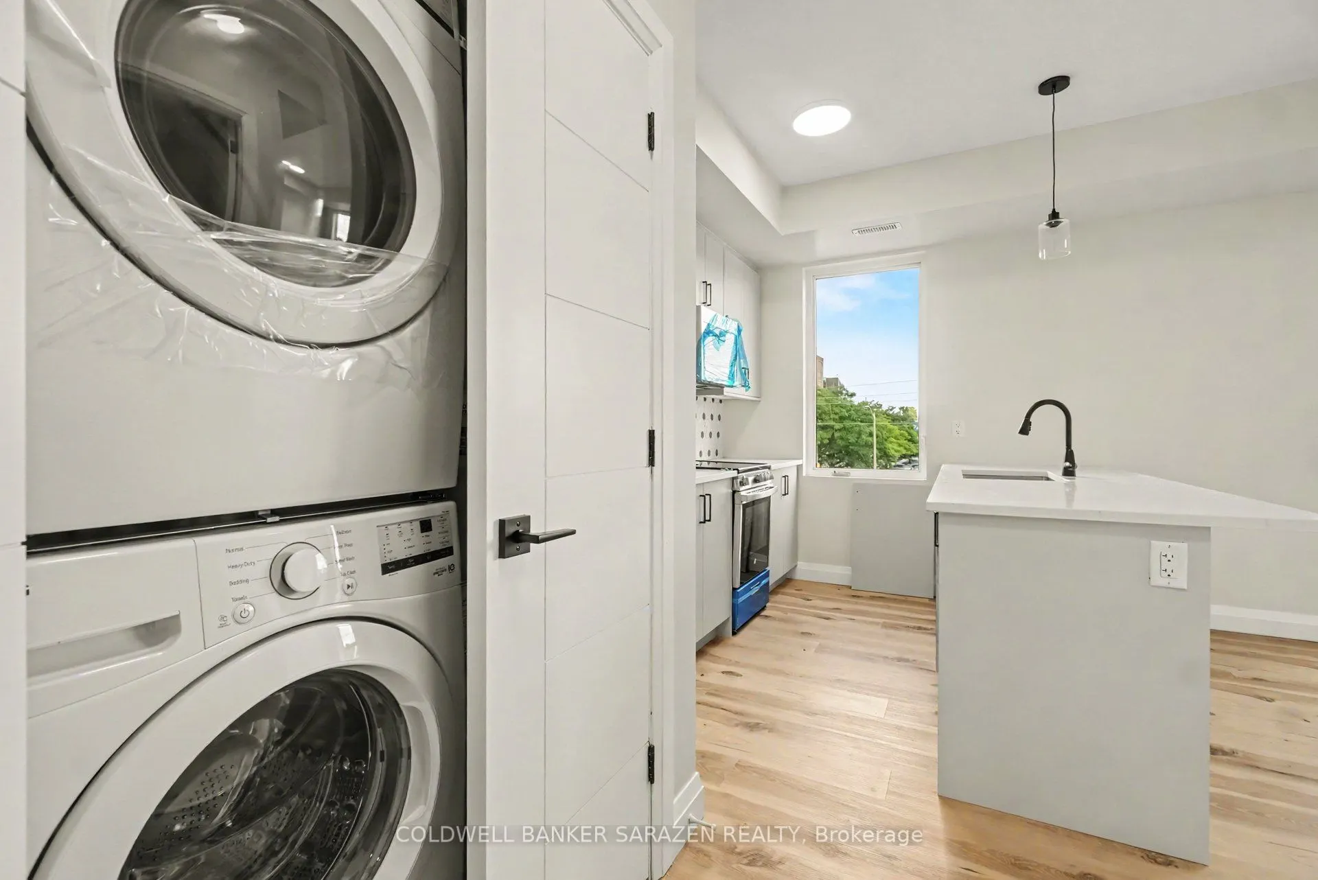 42 Mcarthur Avenue #303