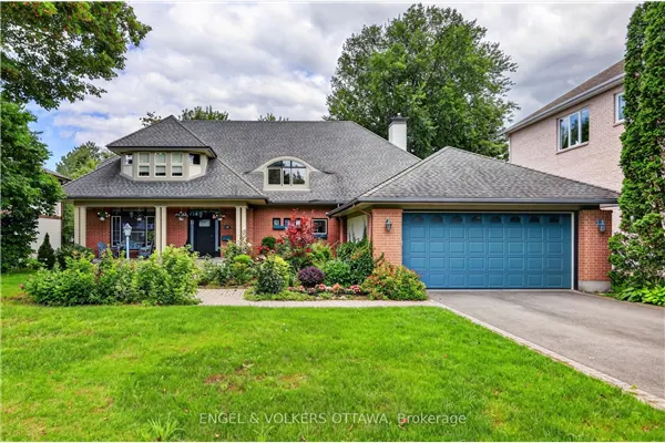 13 Chinook Crescent
