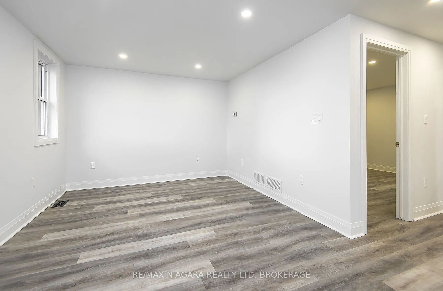120 Main Street W