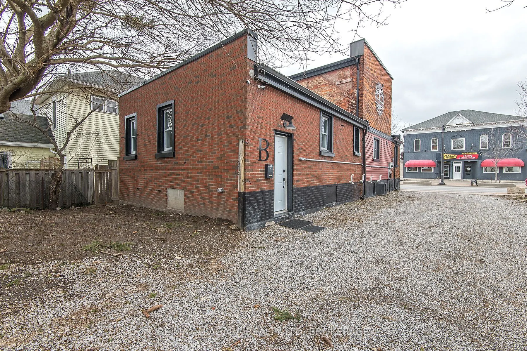 120 Main Street W