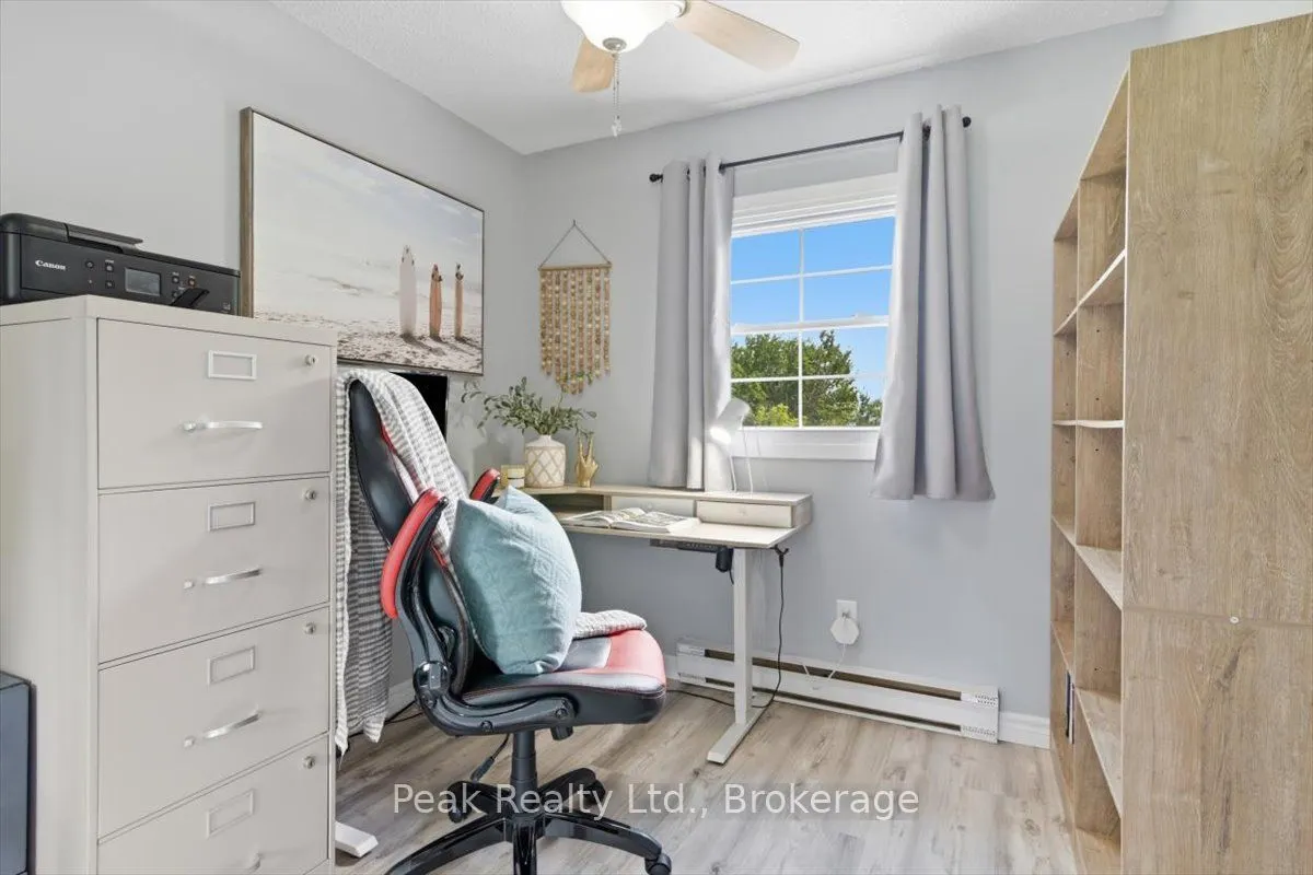 1673 Applewood Crescent